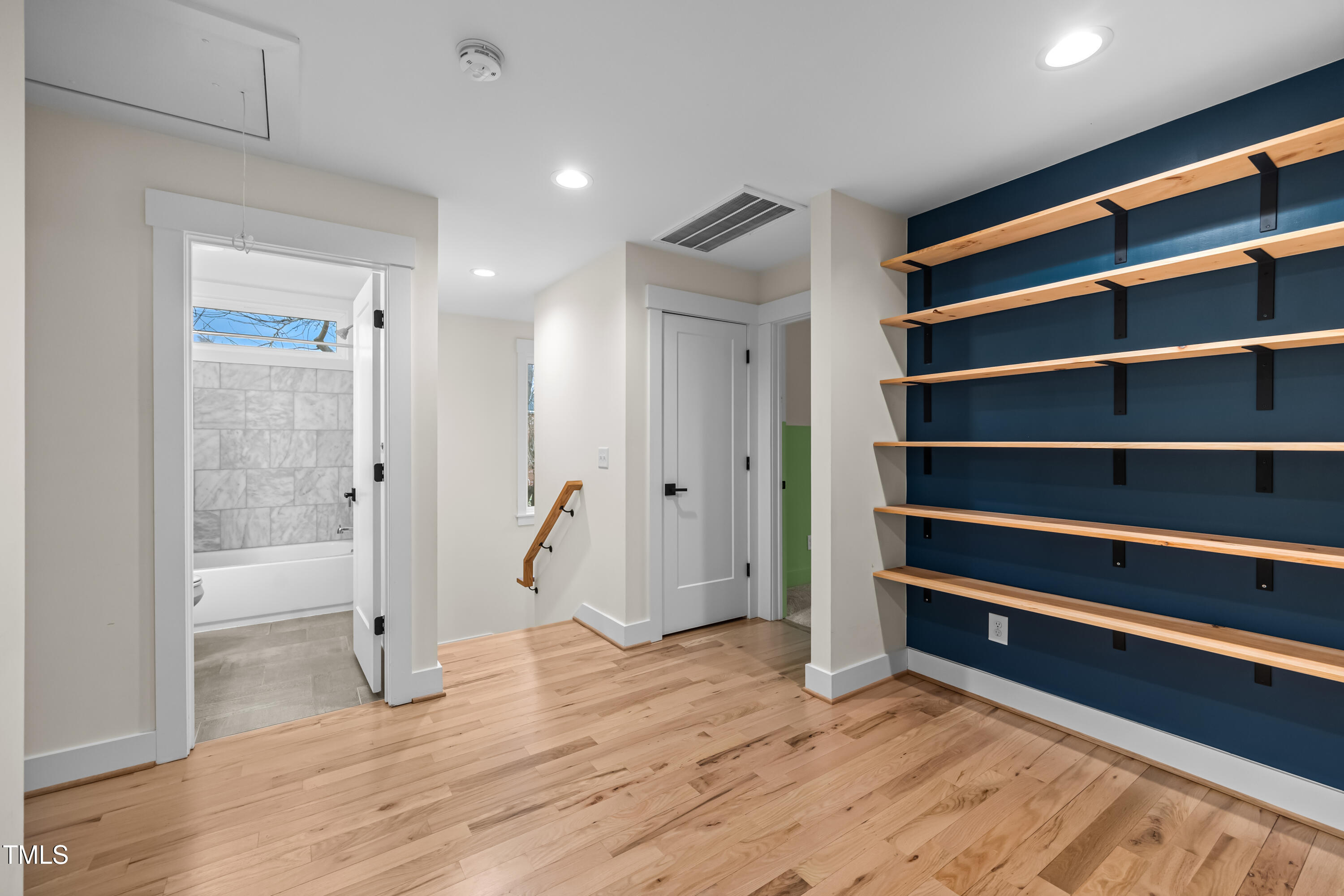 917 S Blount Street Property Photo 3