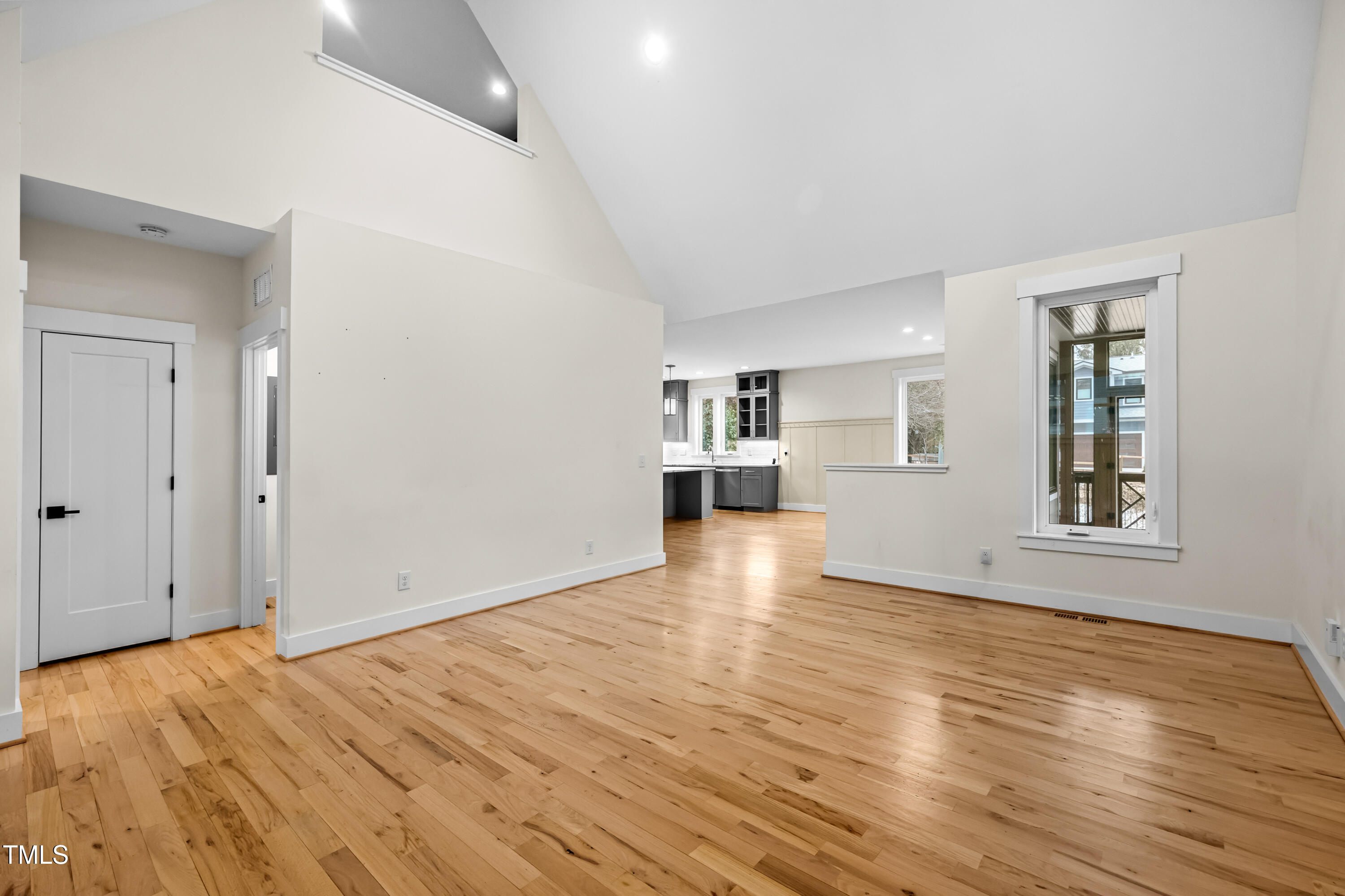 917 S Blount Street Property Photo 4