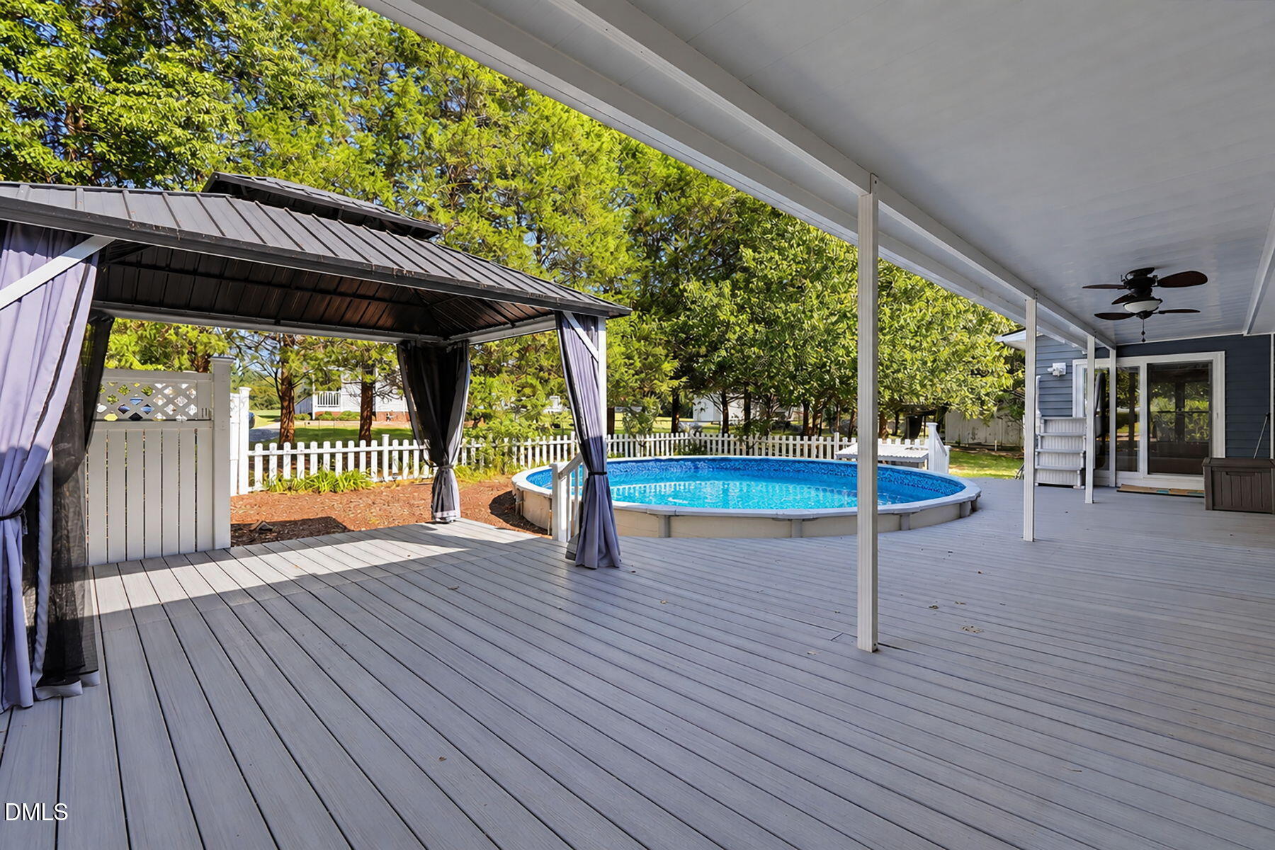 100 Farmington Drive Property Photo 2