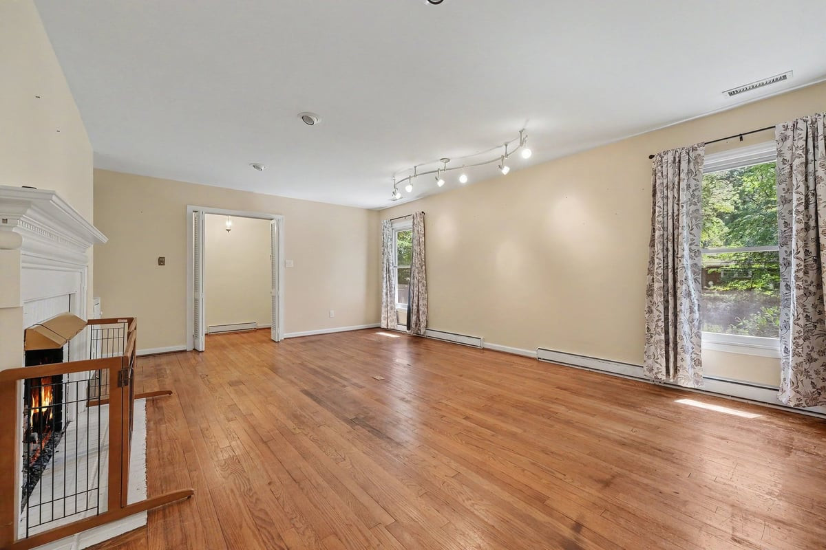 410 Brookside Drive Property Photo 2