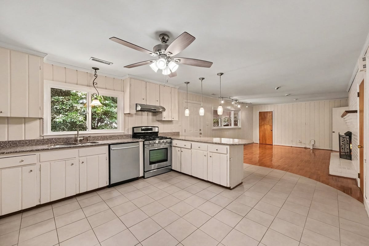 410 Brookside Drive Property Photo 4