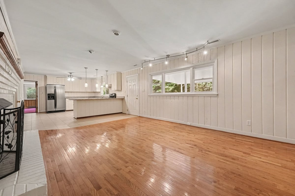 410 Brookside Drive Property Photo 6