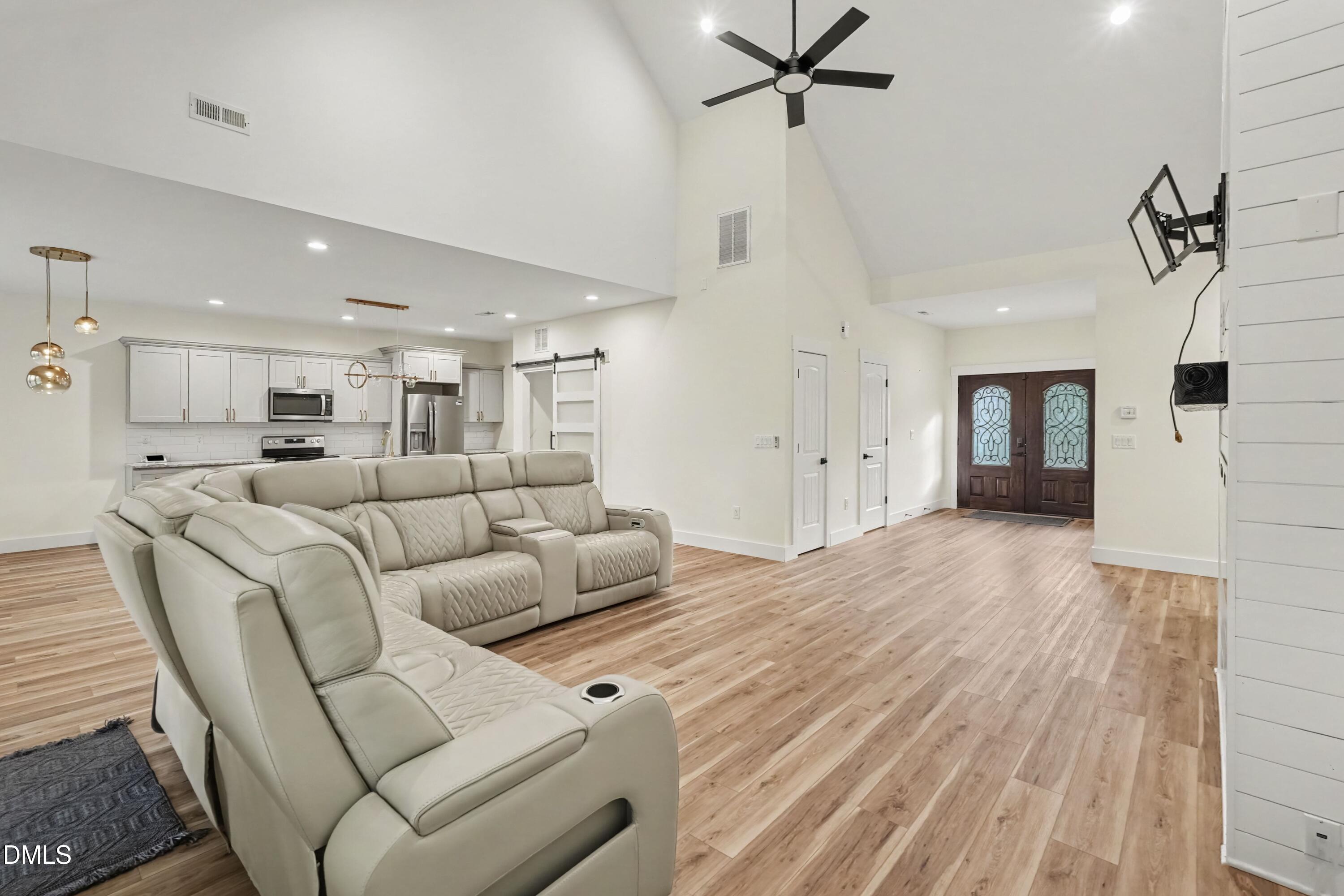 456 Shawnee Drive Property Photo 2