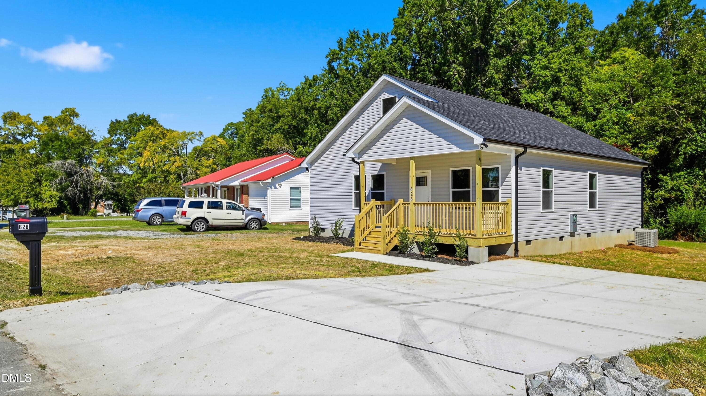 626 Lane Street Property Photo 4