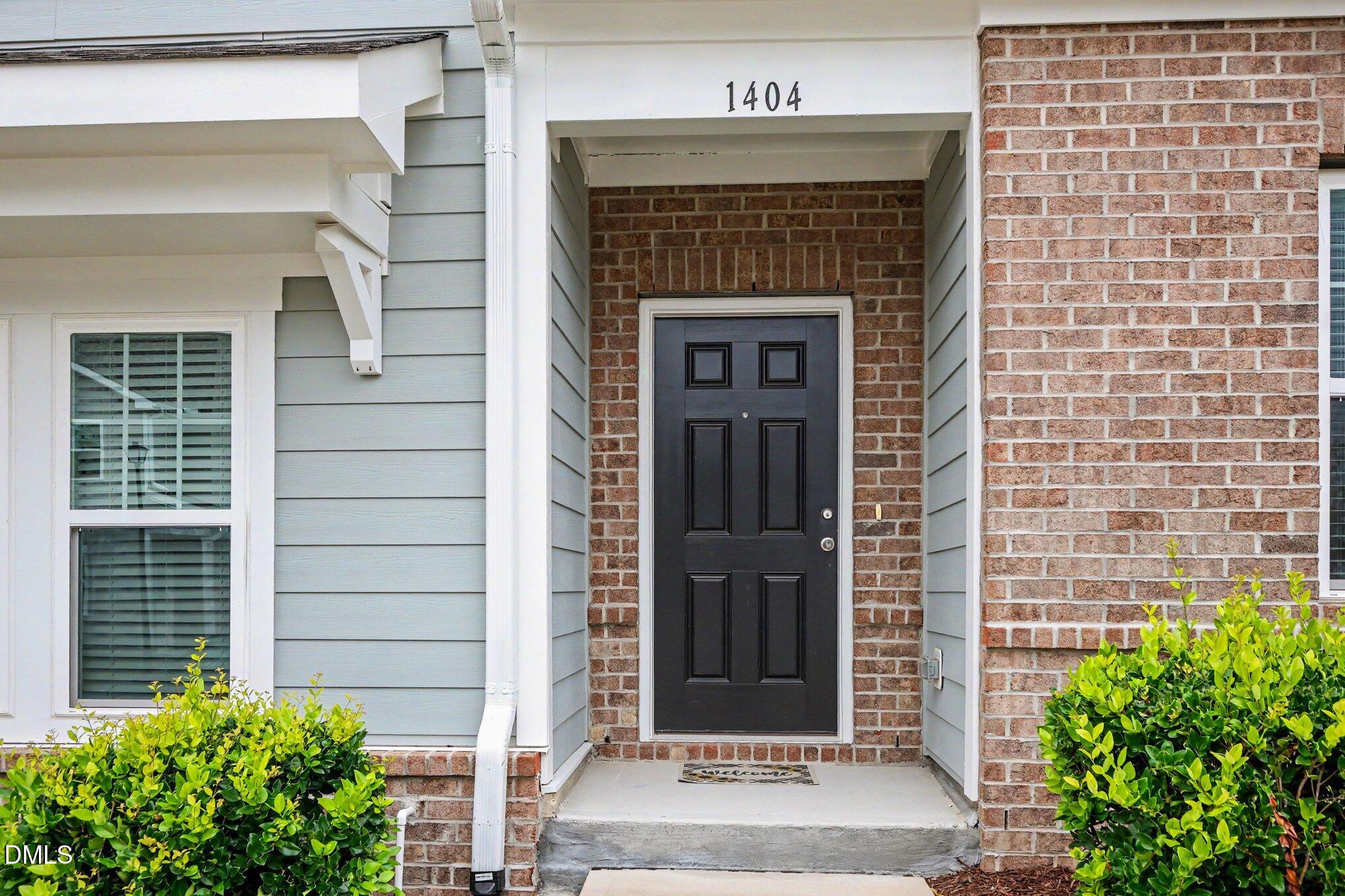 1404 Latham Garden Drive Property Photo 4
