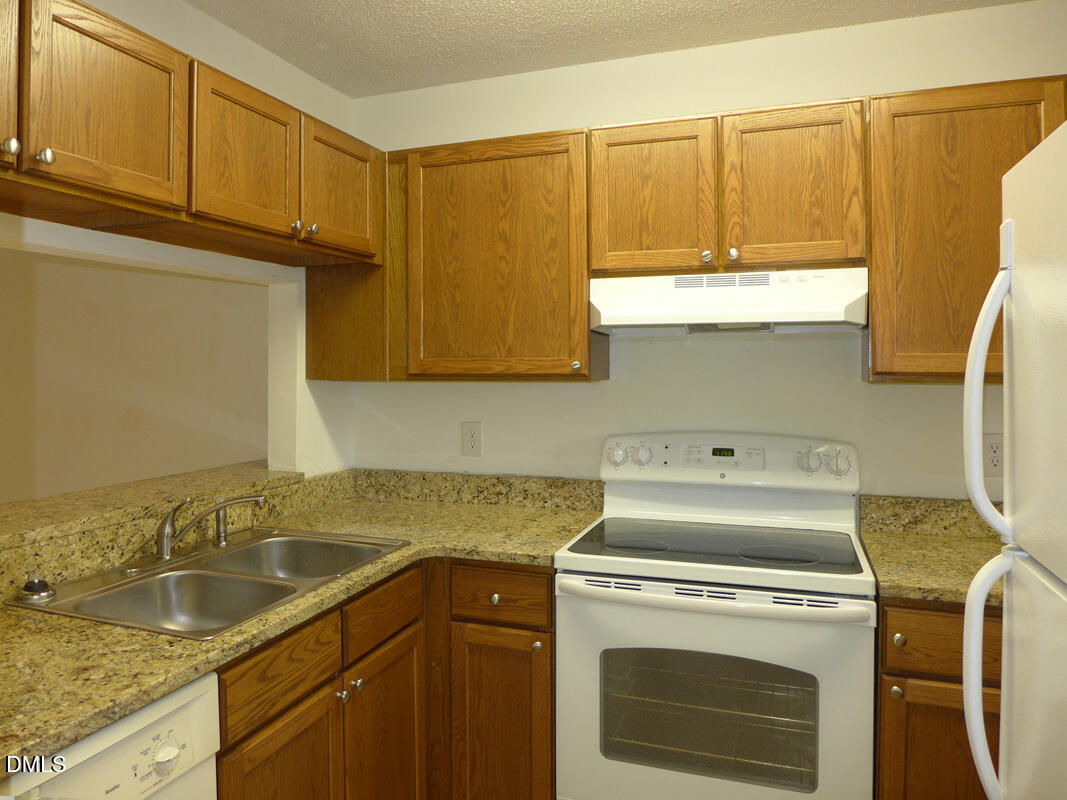 704 Martin Luther King Junior Boulevard D2 Property Photo 7