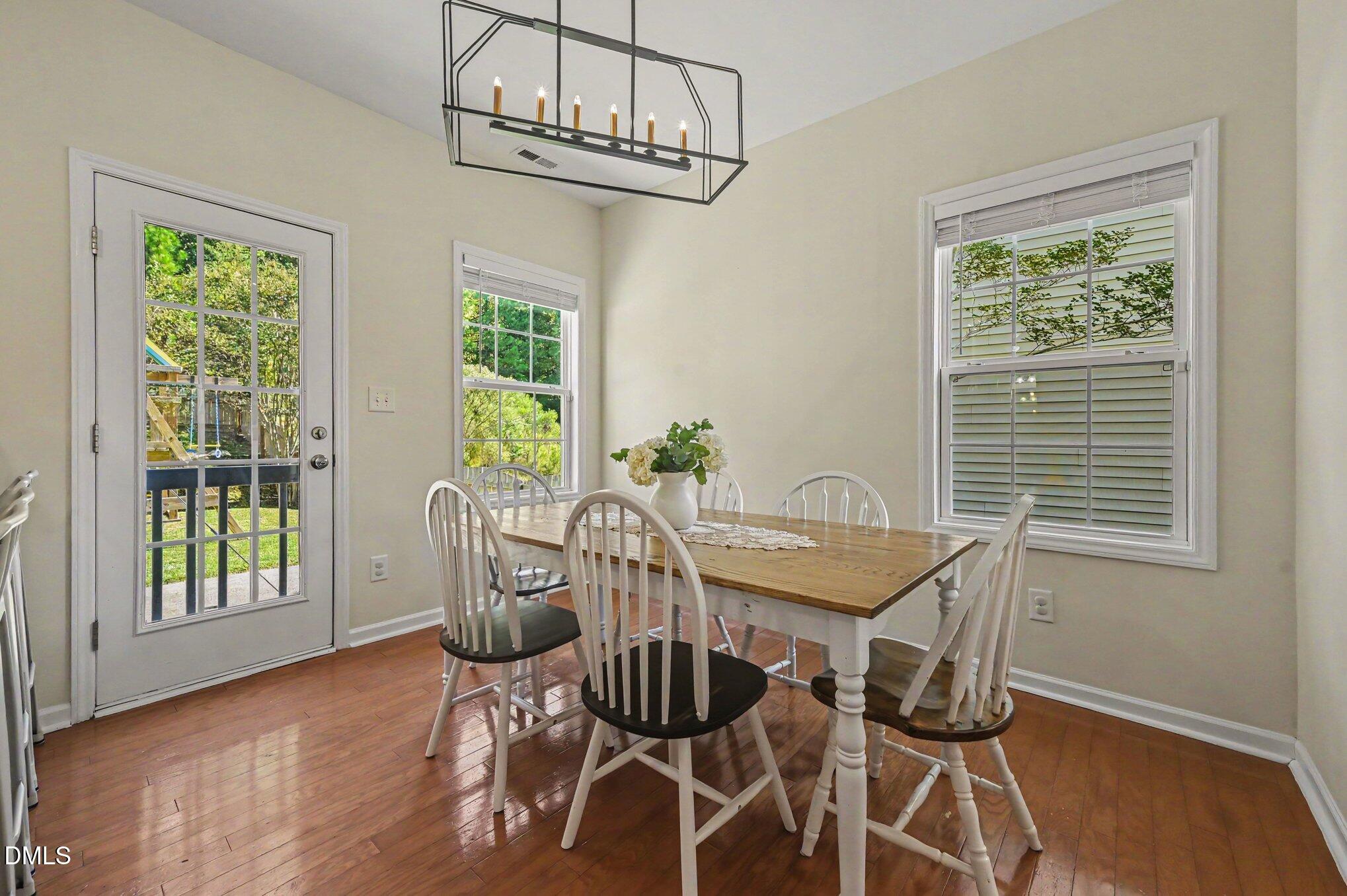 818 Woodside Park Lane Property Photo 8