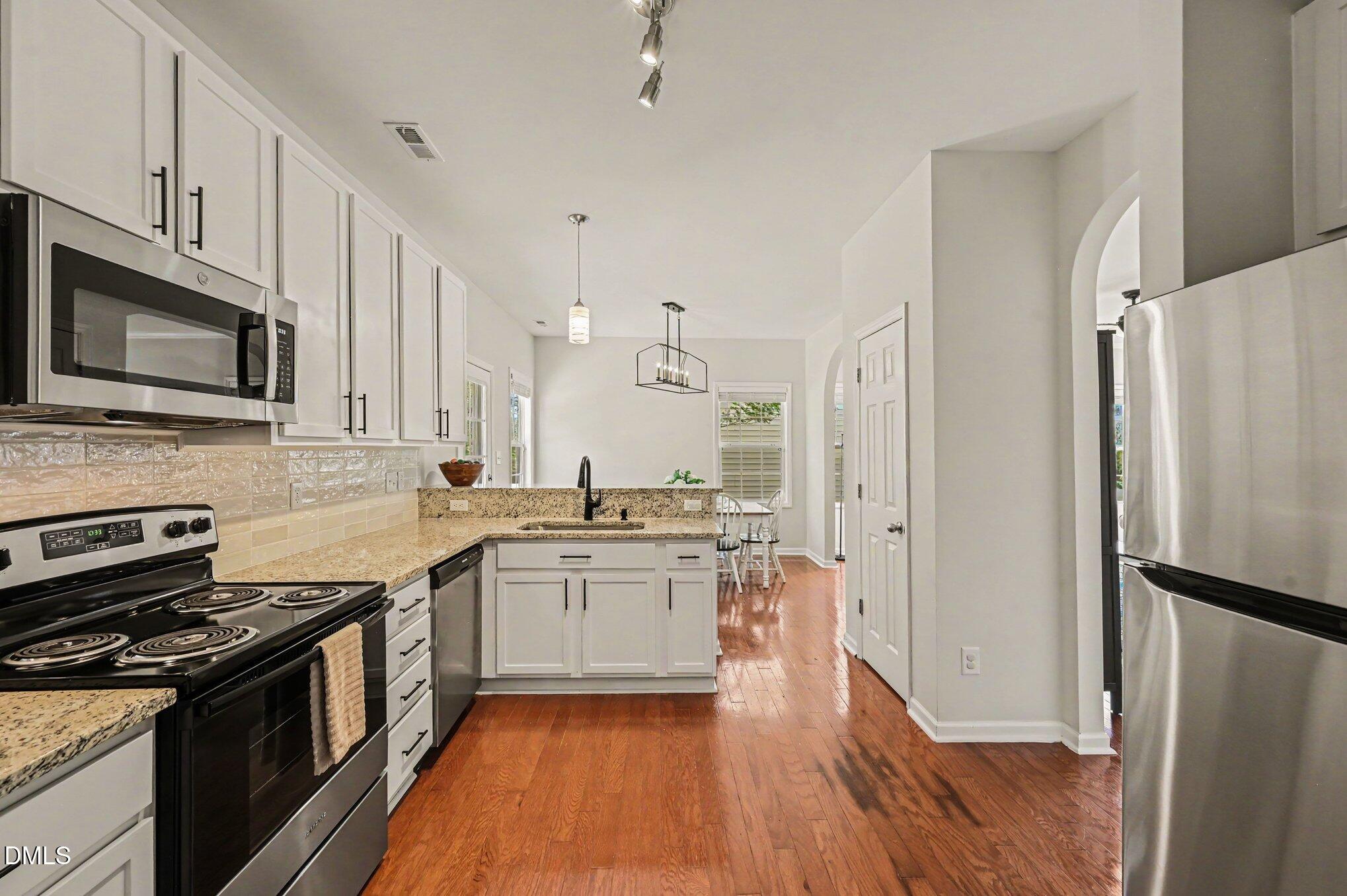 818 Woodside Park Lane Property Photo 12