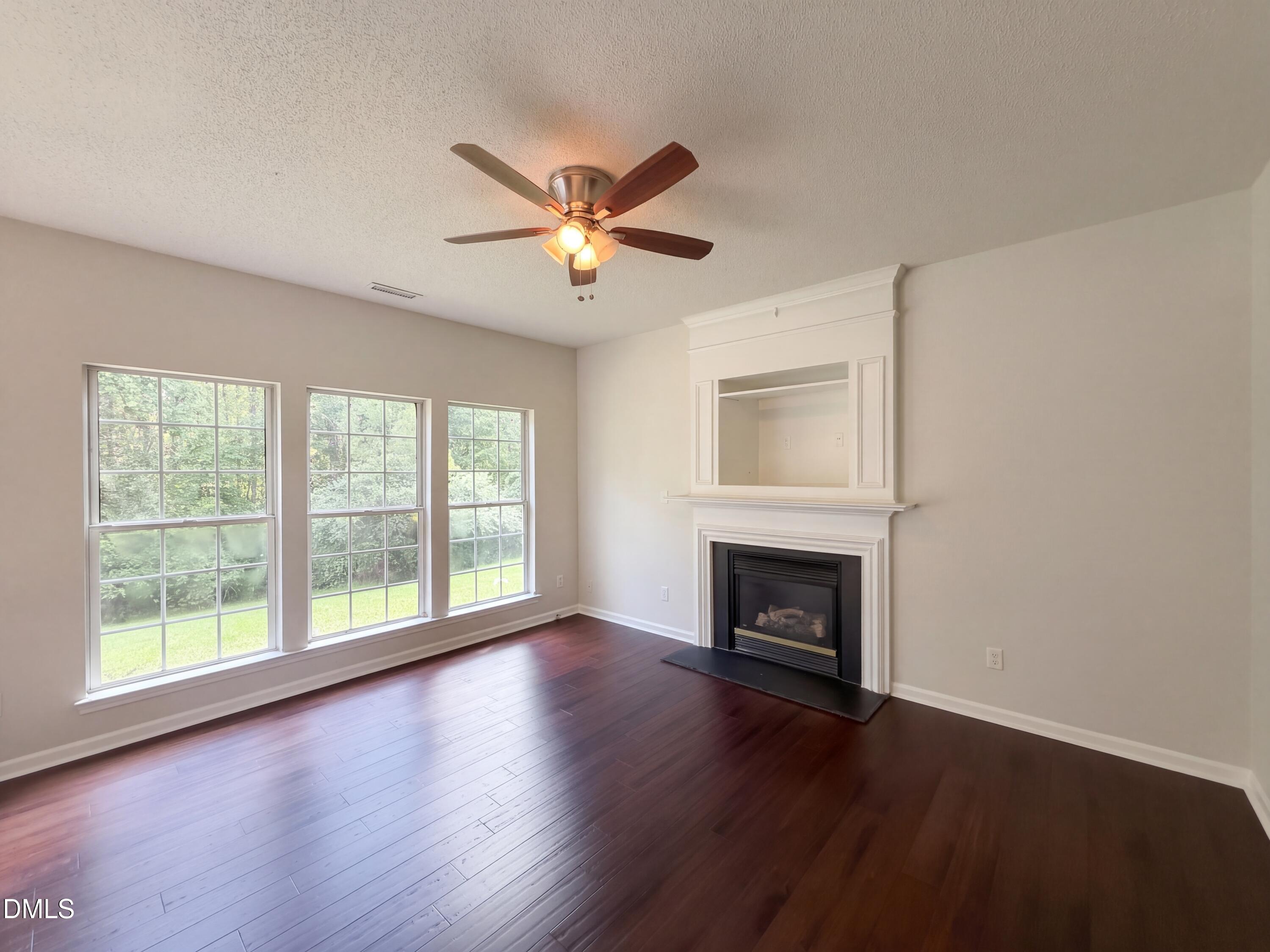 504 Quartz Drive Property Photo 2