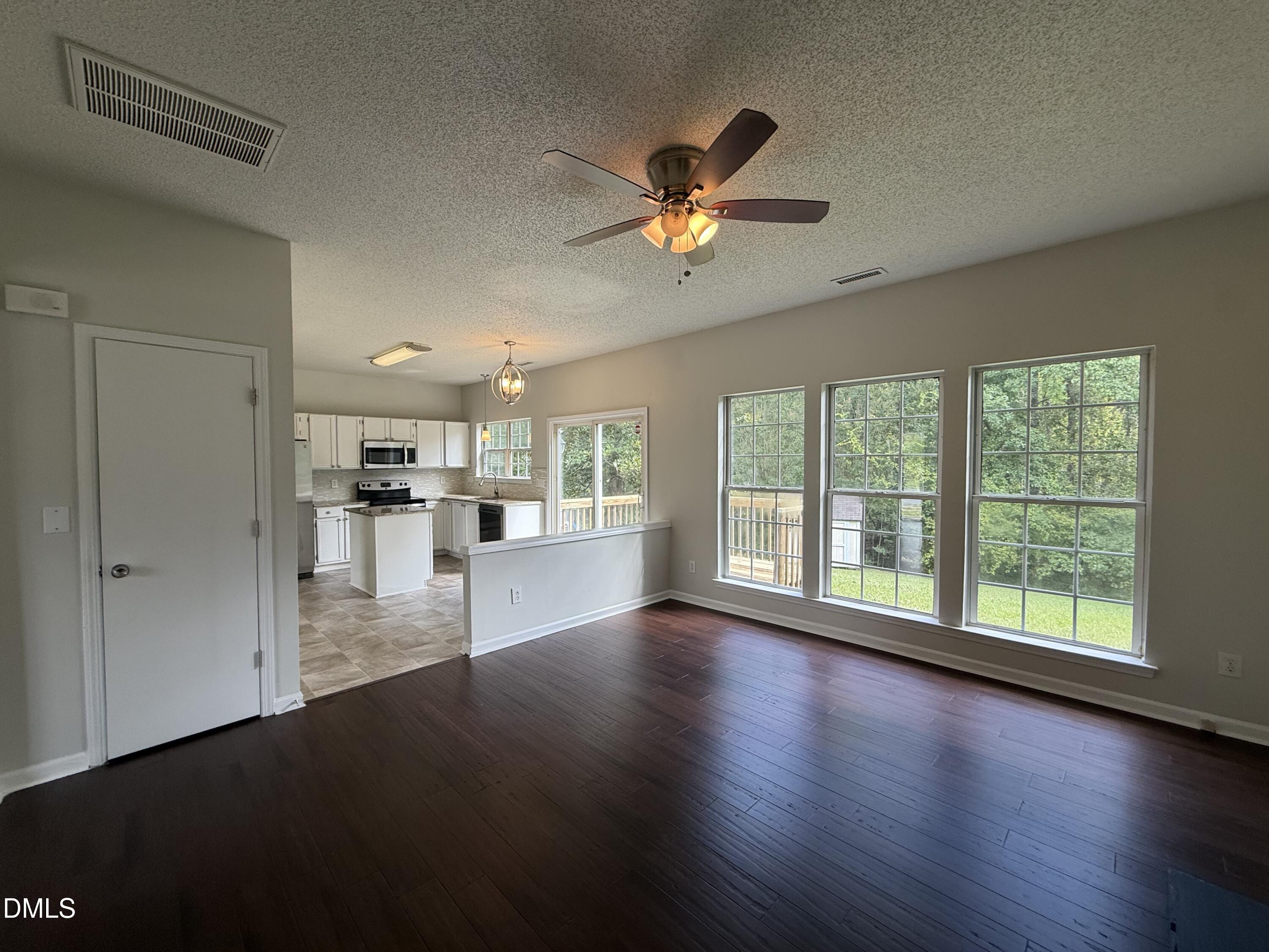 504 Quartz Drive Property Photo 3