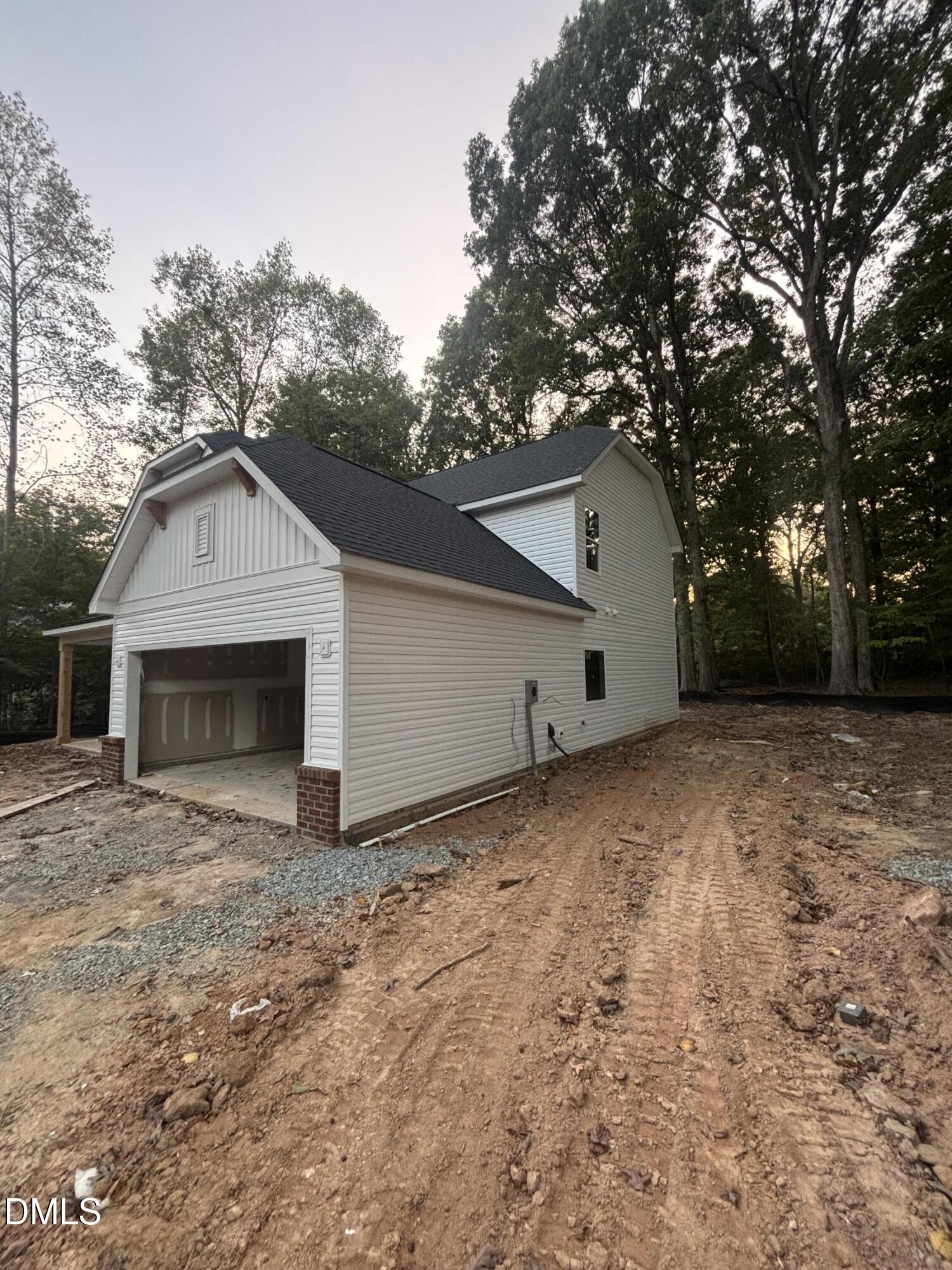 2211 Eastwood Drive Property Photo 3