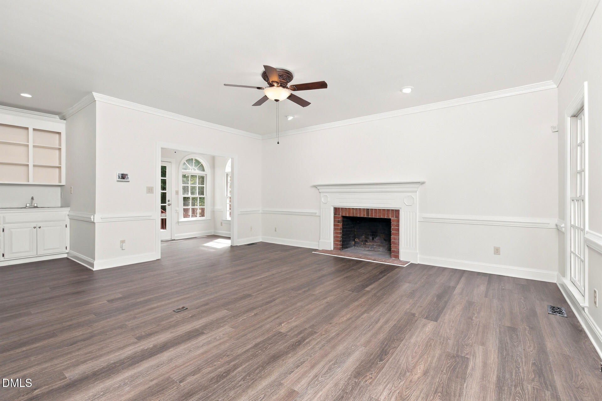 813 Bell Drive Property Photo 3