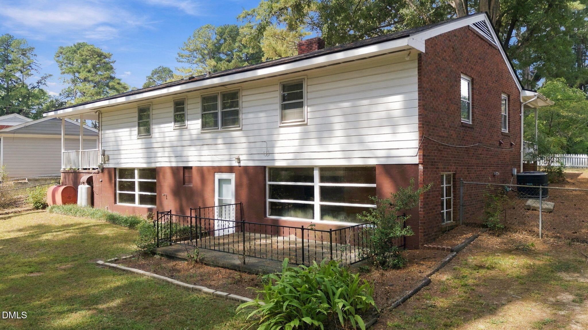413 Lakeside Drive Property Photo 1