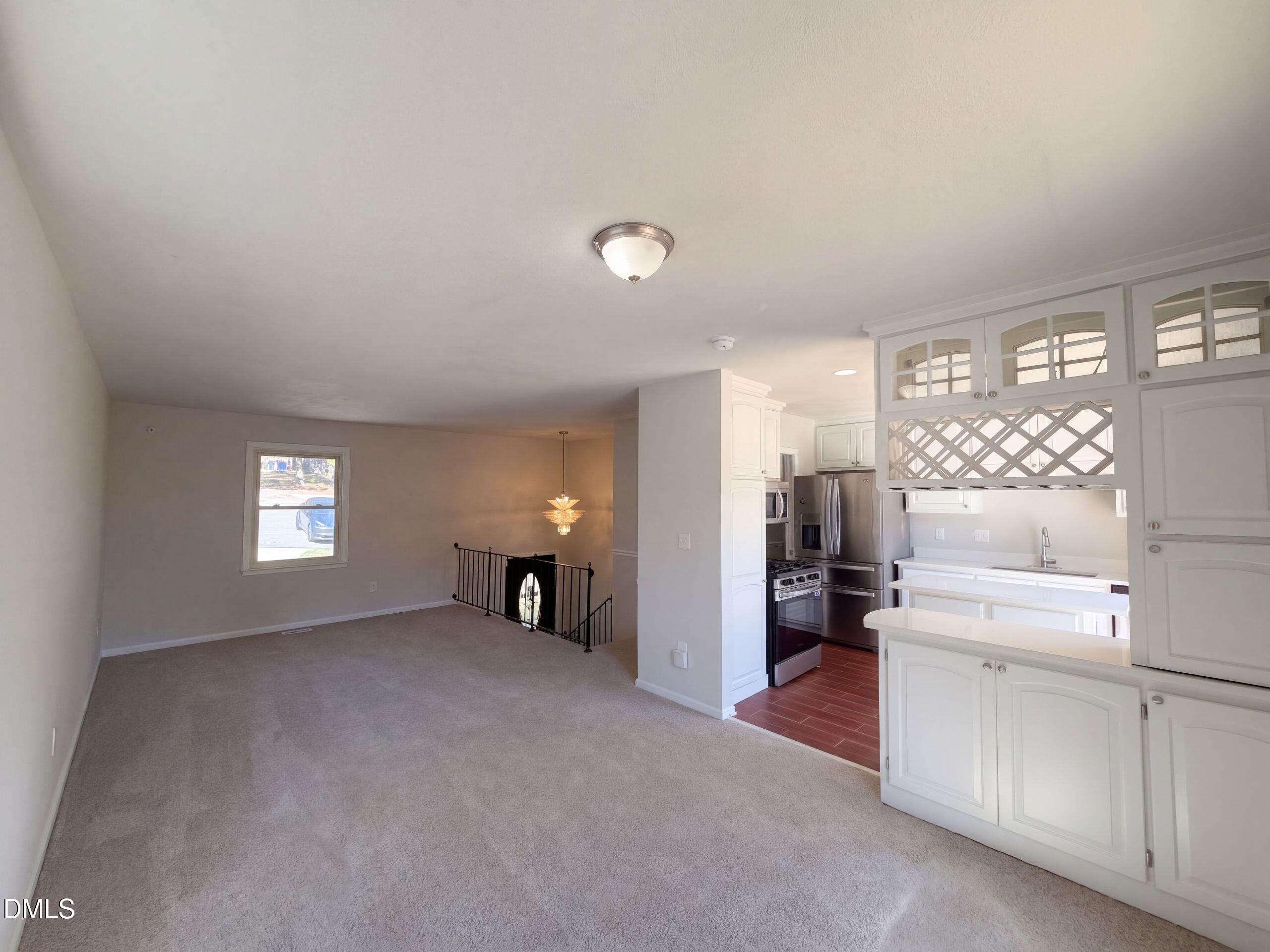 5408 Woodard Court Property Photo 3