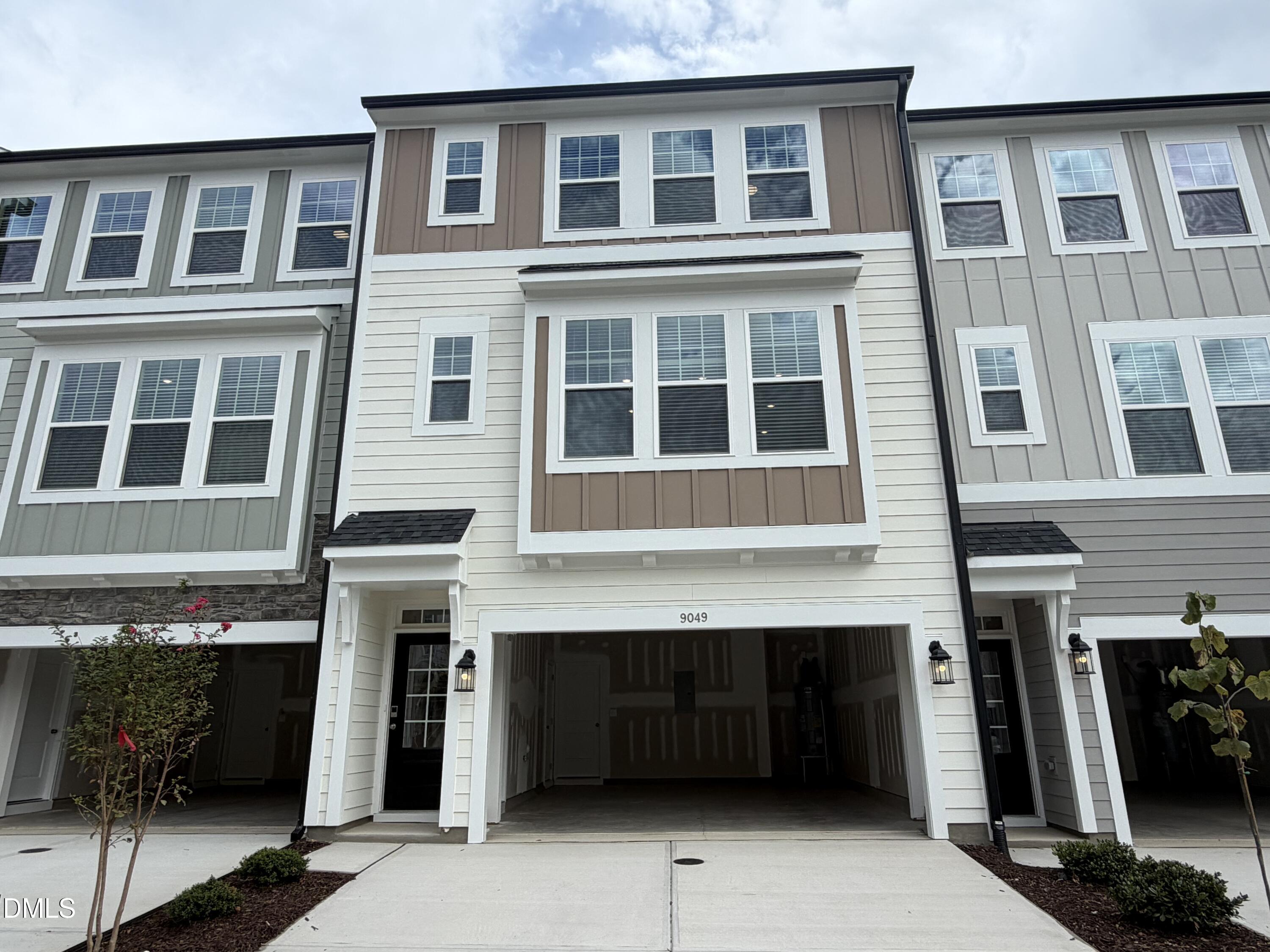 9049 Hazy Jade Way Property Photo 1
