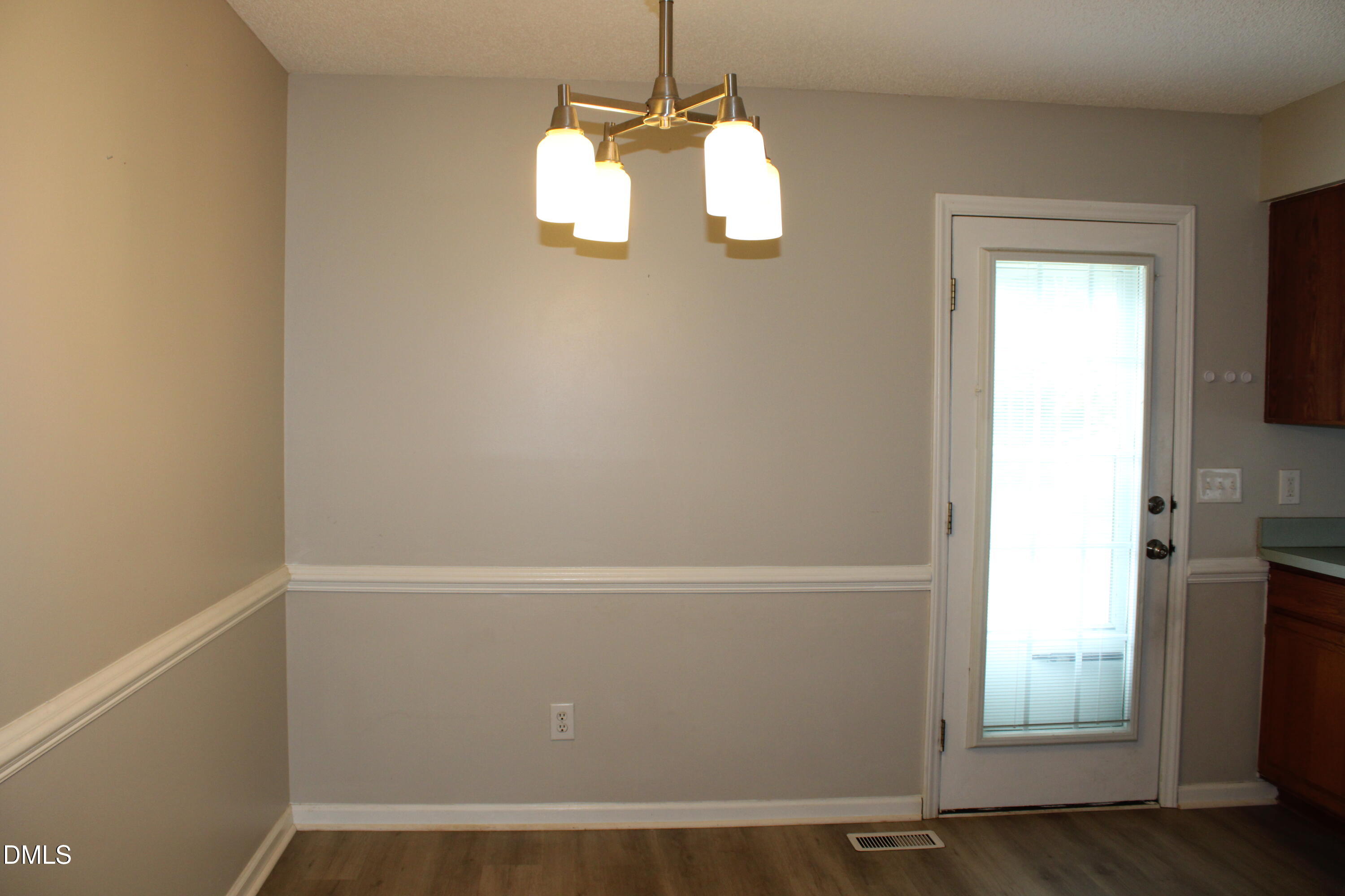 1400 Squire Ridge Drive Property Photo 5