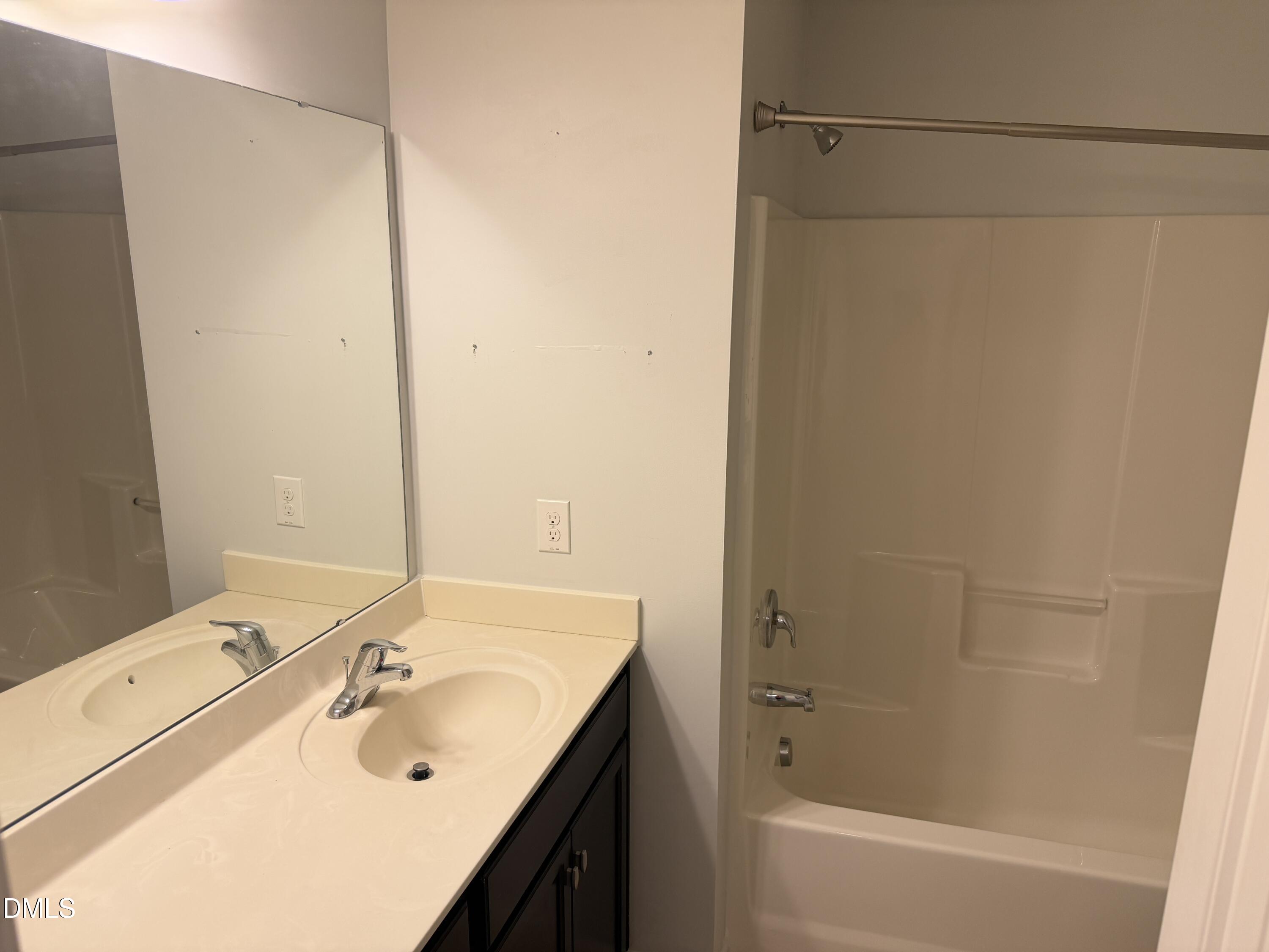 170 River Dell Townes Avenue Property Photo 9