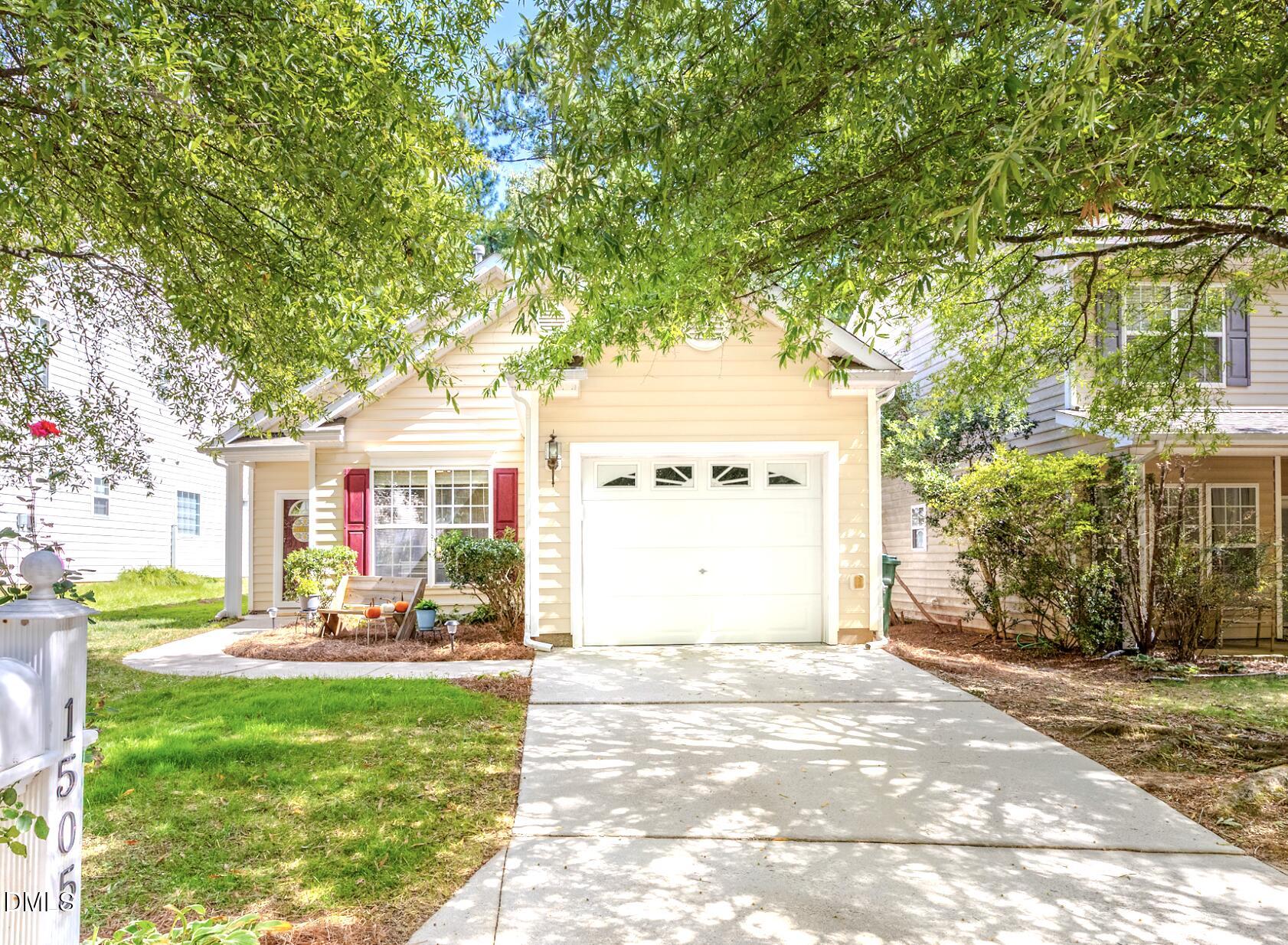 1505 Crimson Creek Drive Property Photo 2