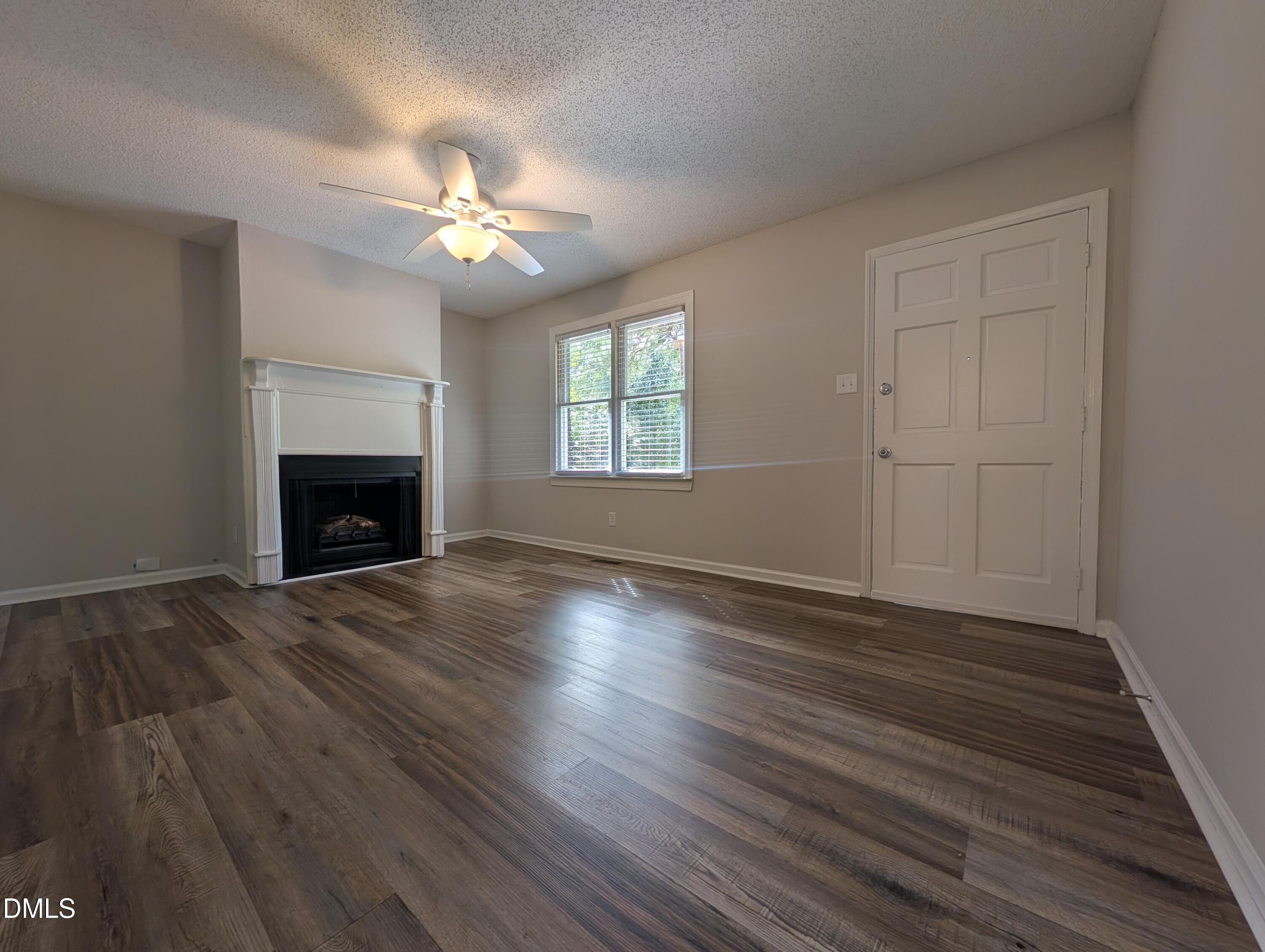 904 N Lee Street Property Photo 4
