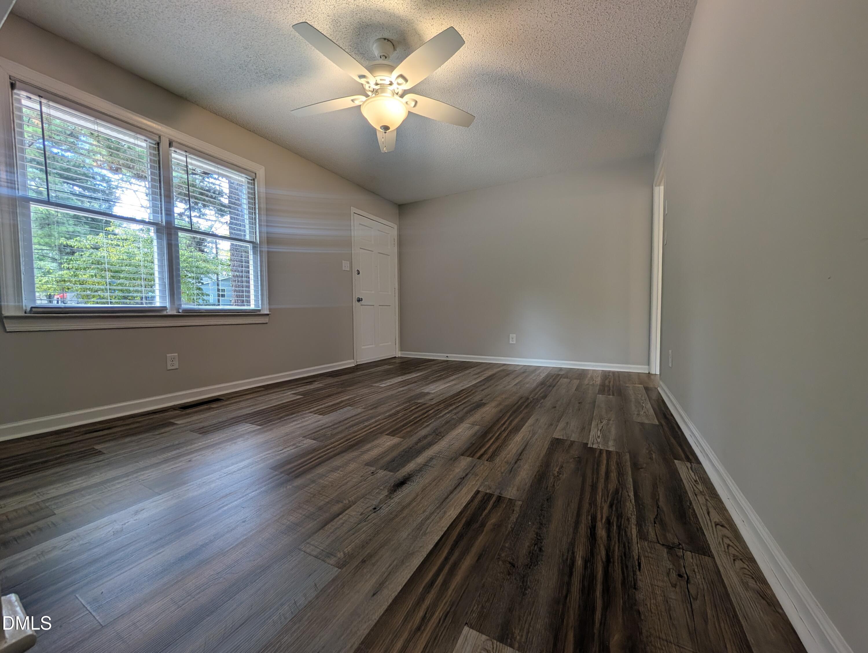 904 N Lee Street Property Photo 7