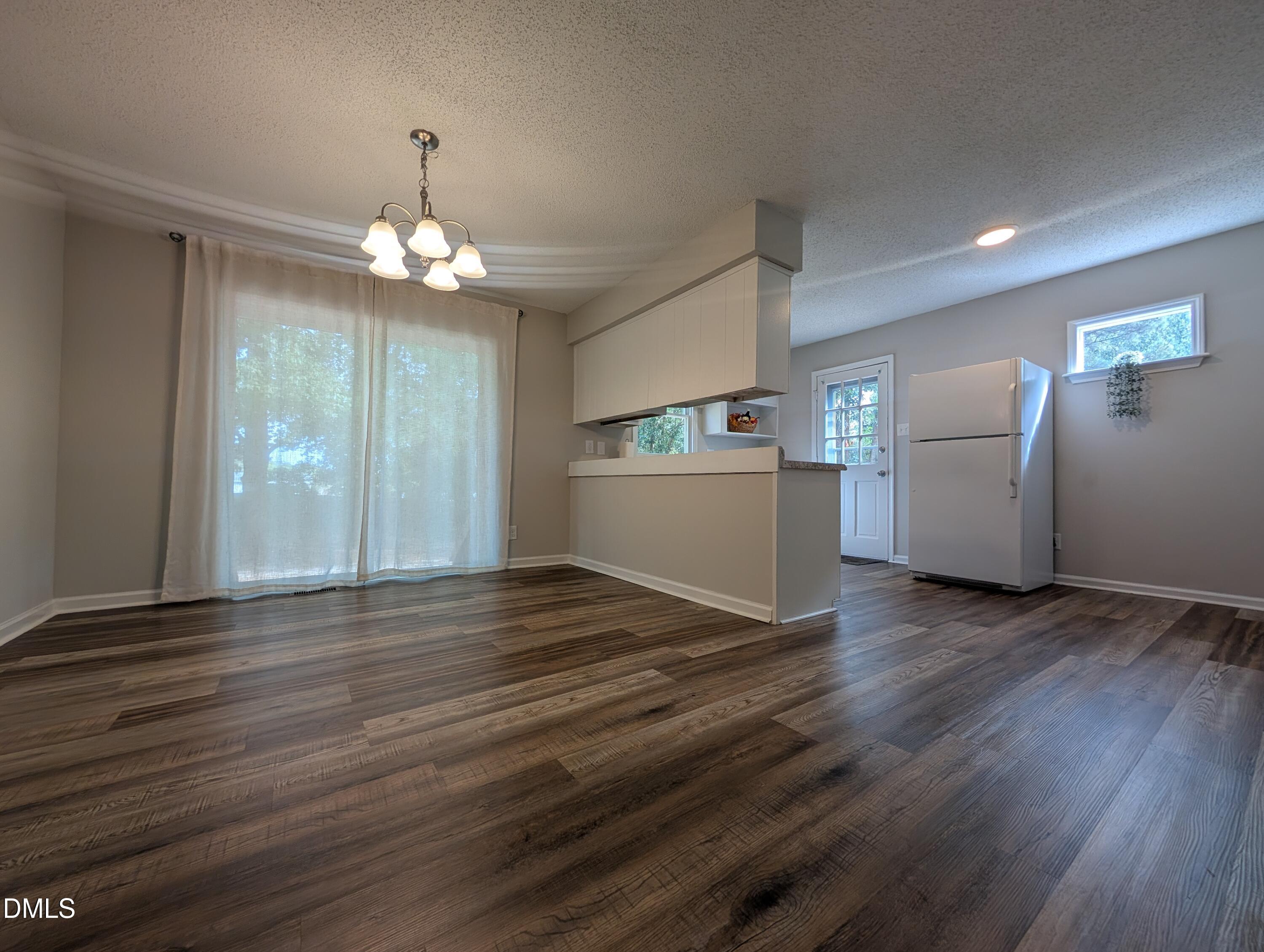 904 N Lee Street Property Photo 10