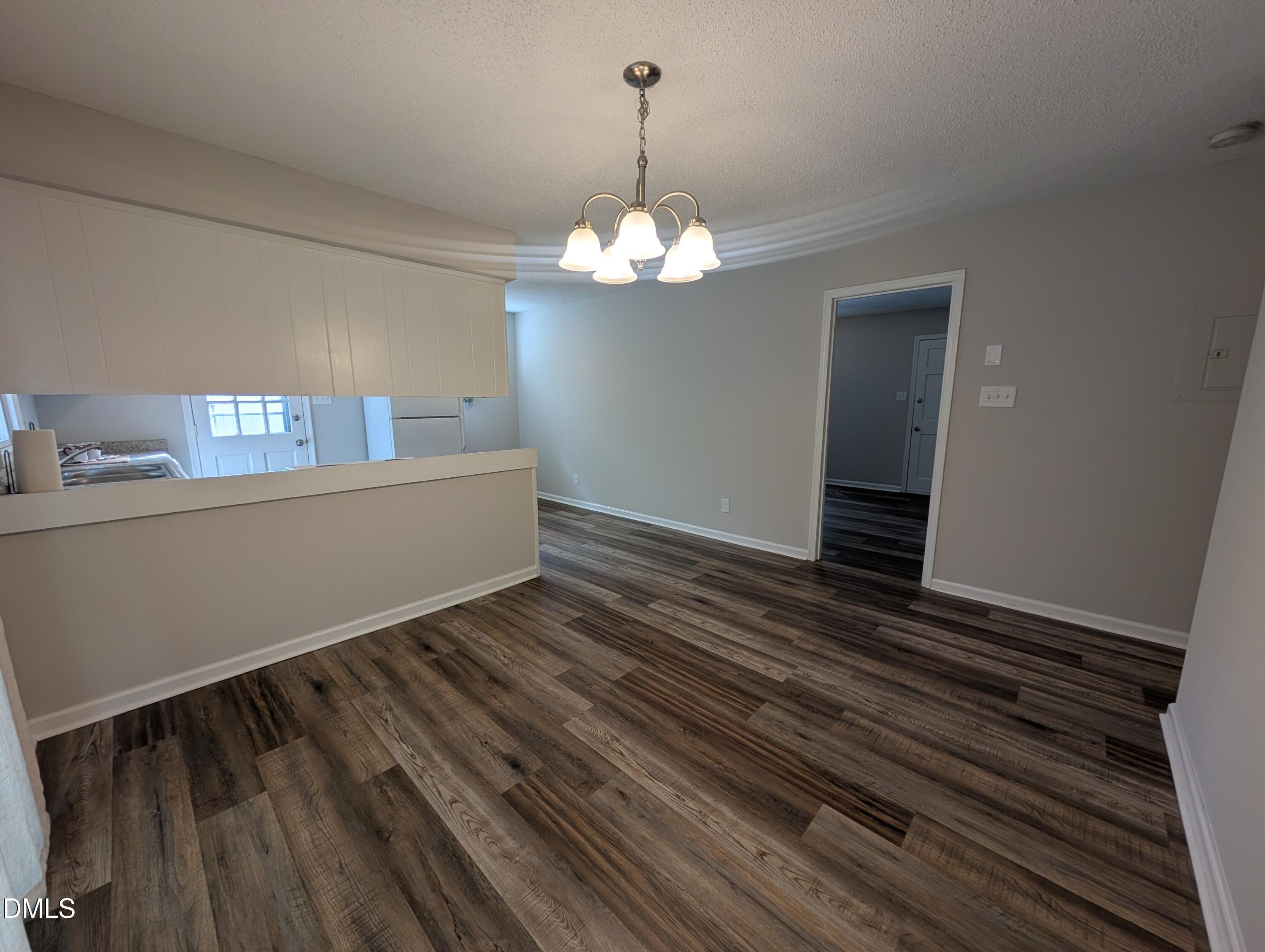 904 N Lee Street Property Photo 11