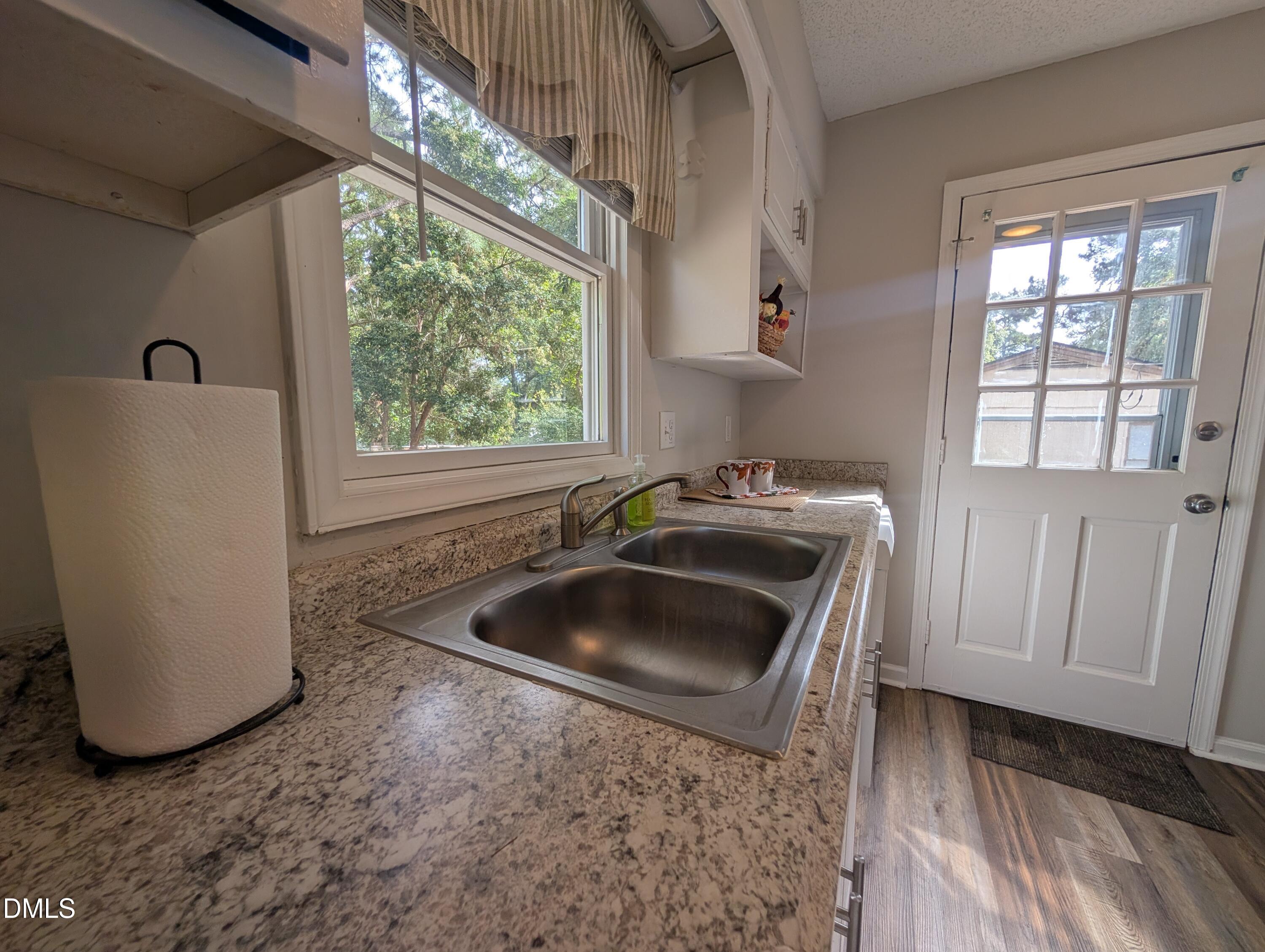 904 N Lee Street Property Photo 13