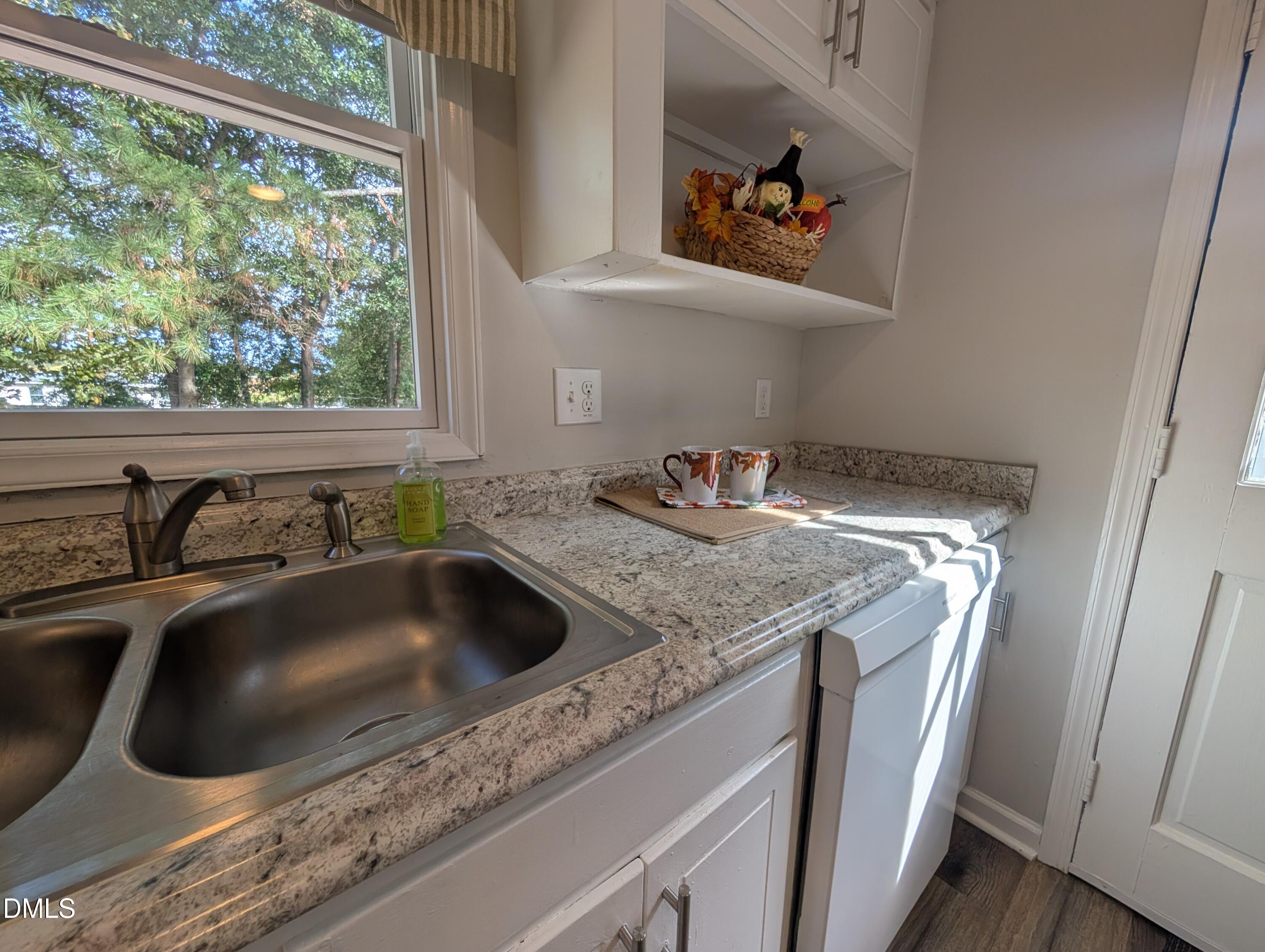 904 N Lee Street Property Photo 14