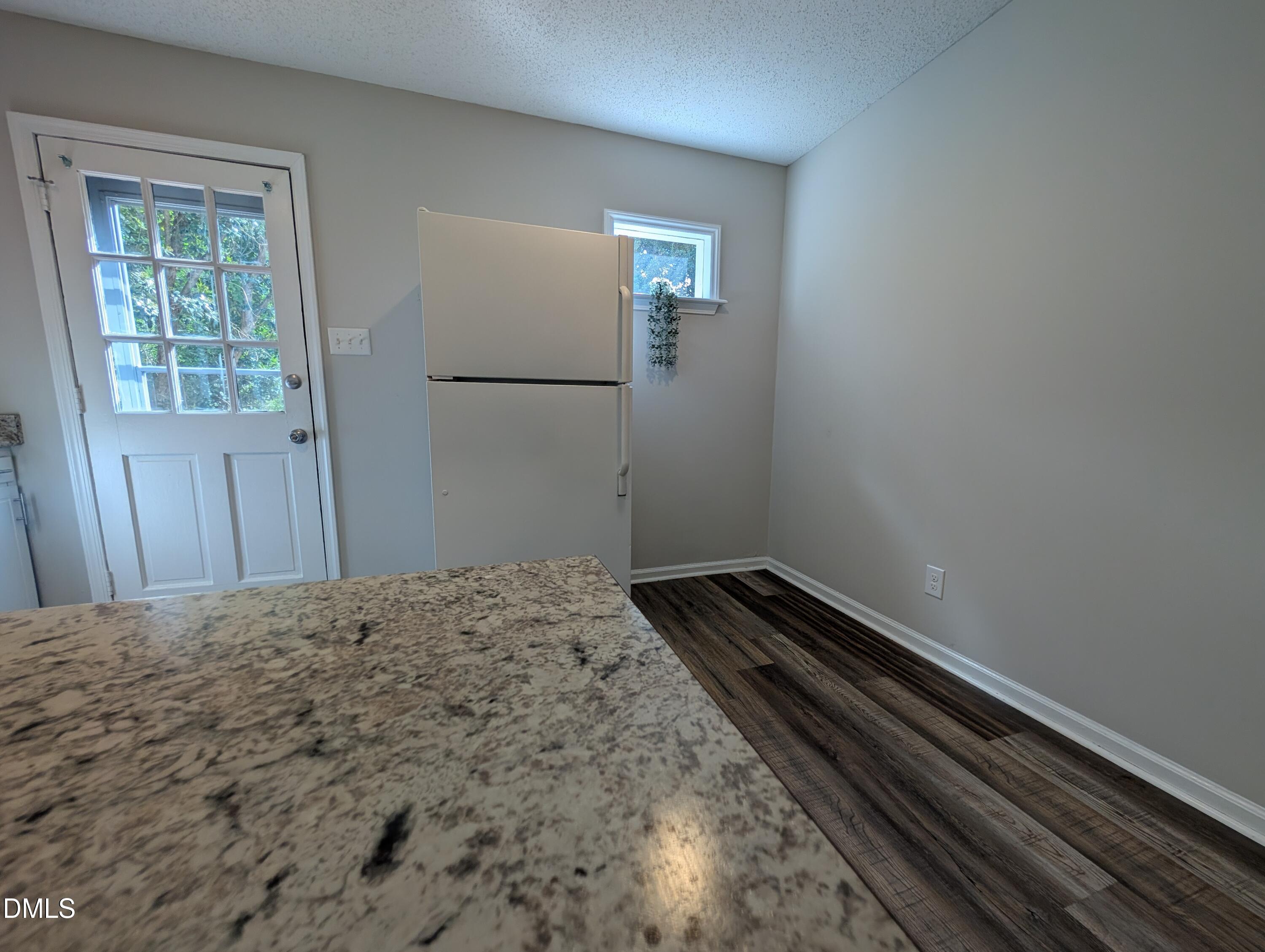 904 N Lee Street Property Photo 15