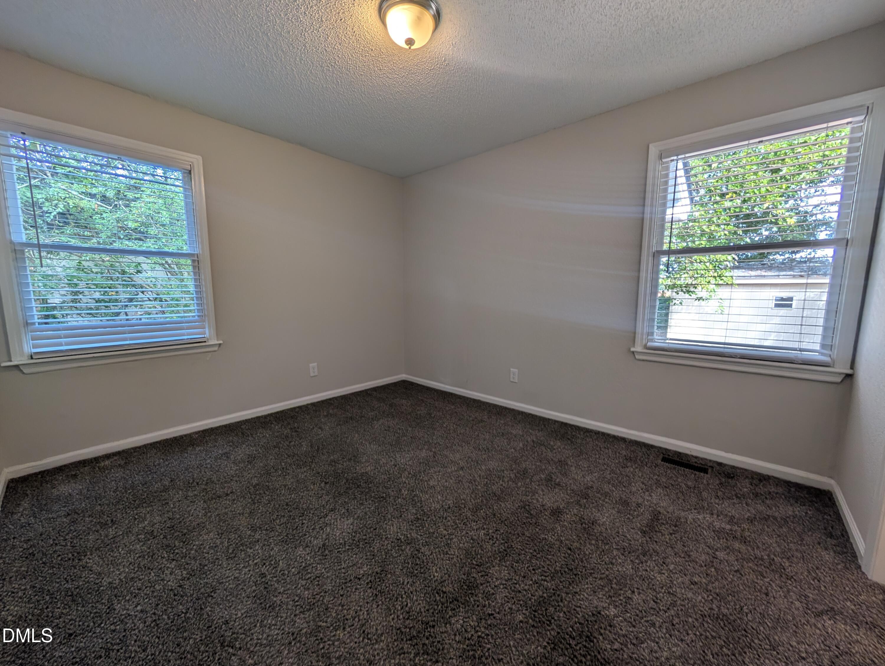 904 N Lee Street Property Photo 23