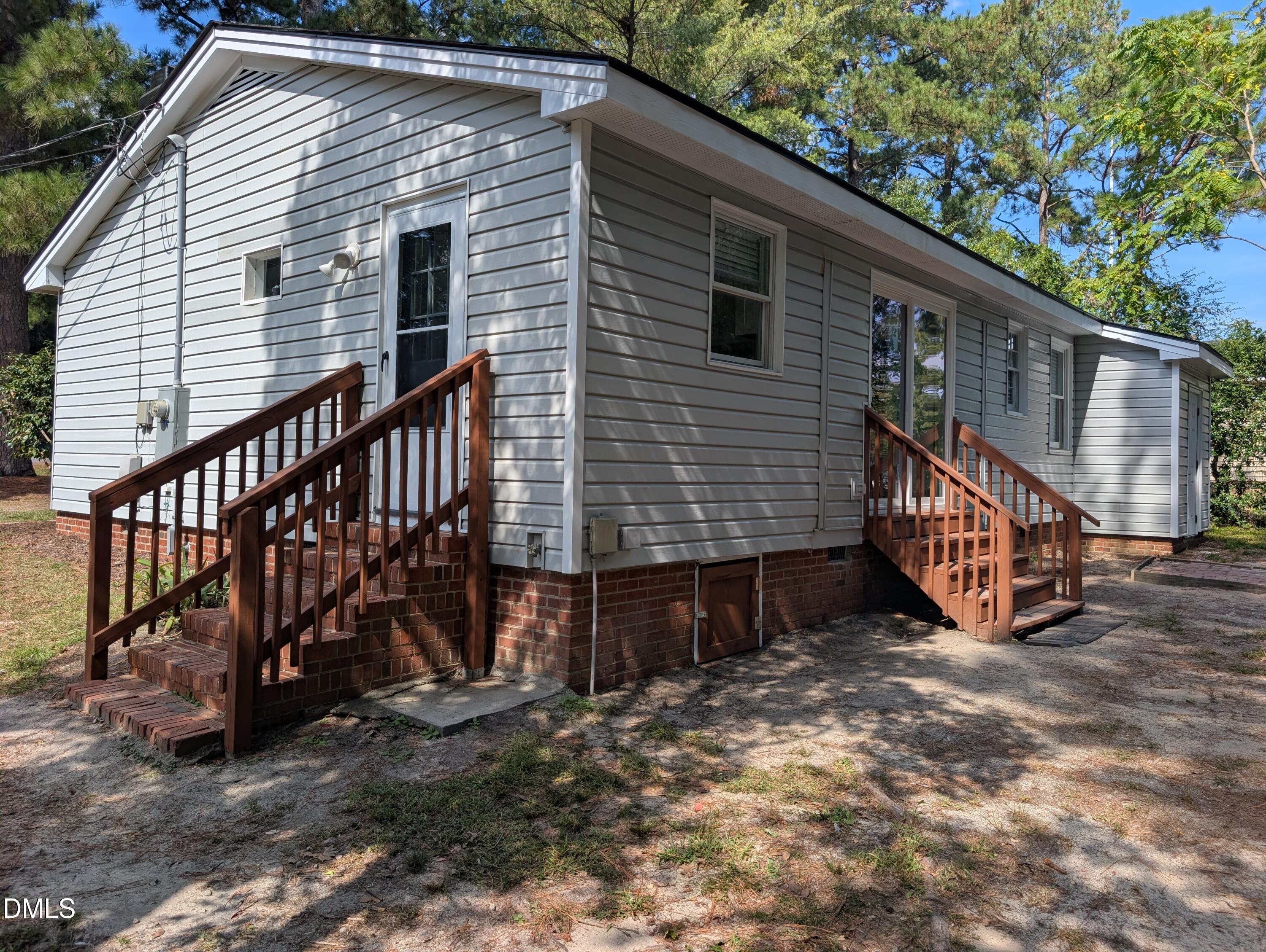 904 N Lee Street Property Photo 24