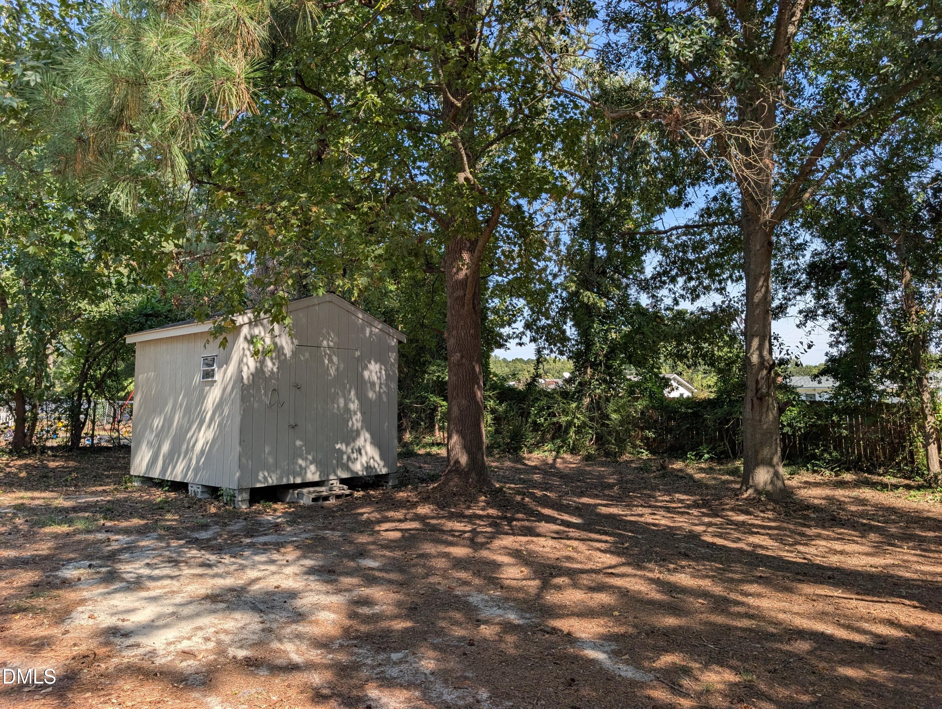904 N Lee Street Property Photo 25