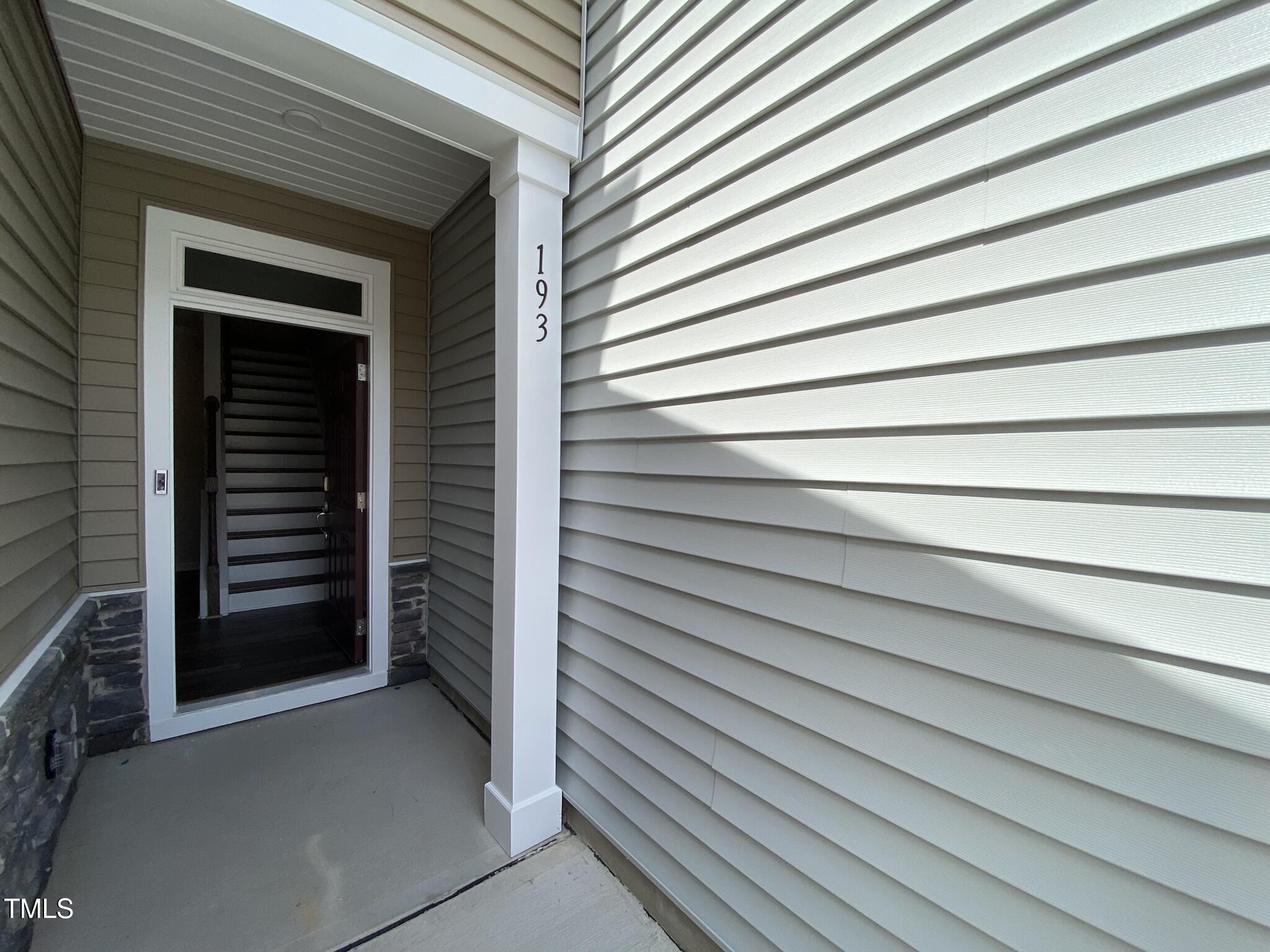 193 Tumbling Rock Way Property Photo 3