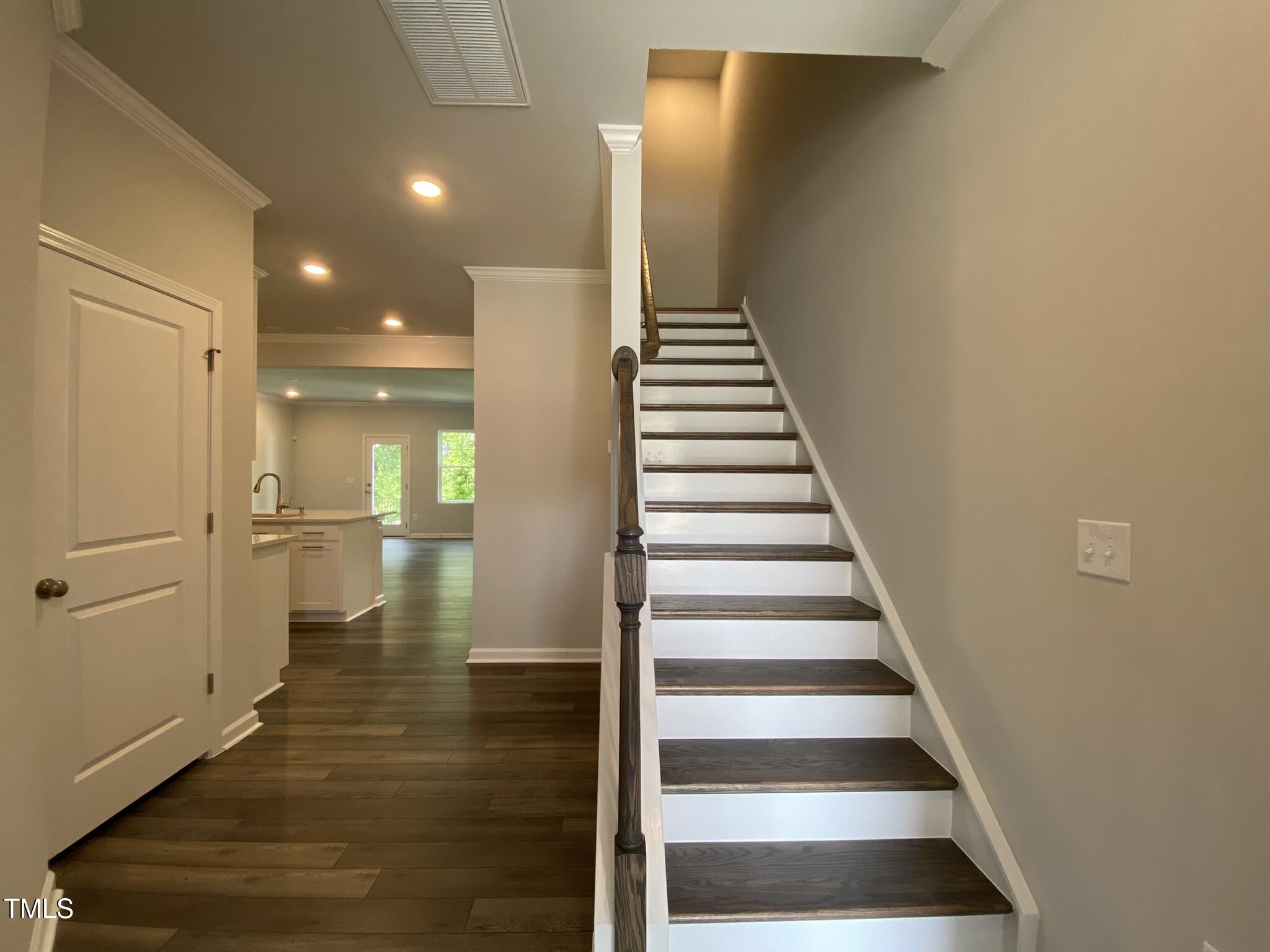 193 Tumbling Rock Way Property Photo 4