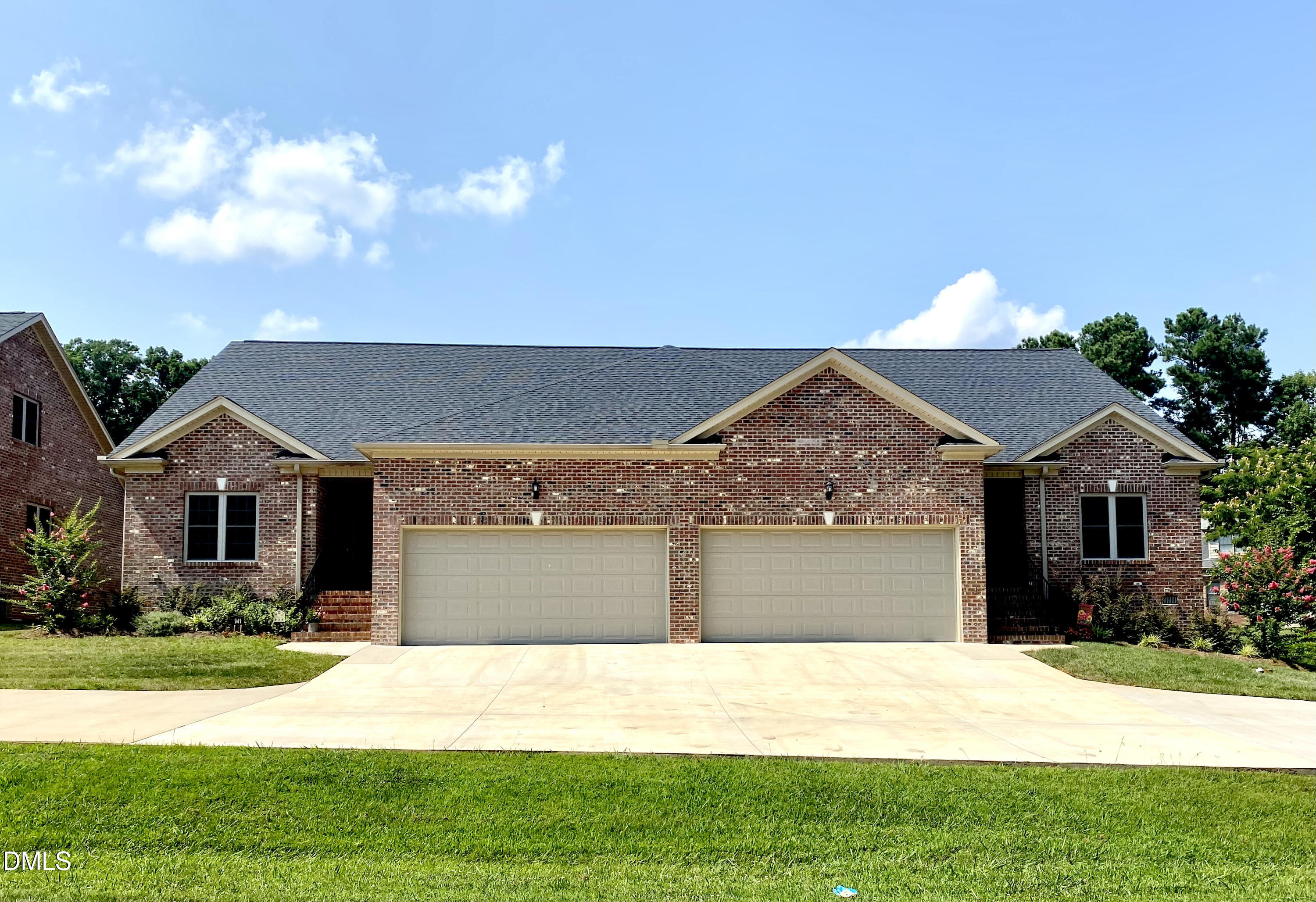 923 Arrowhead Lane Property Photo 1