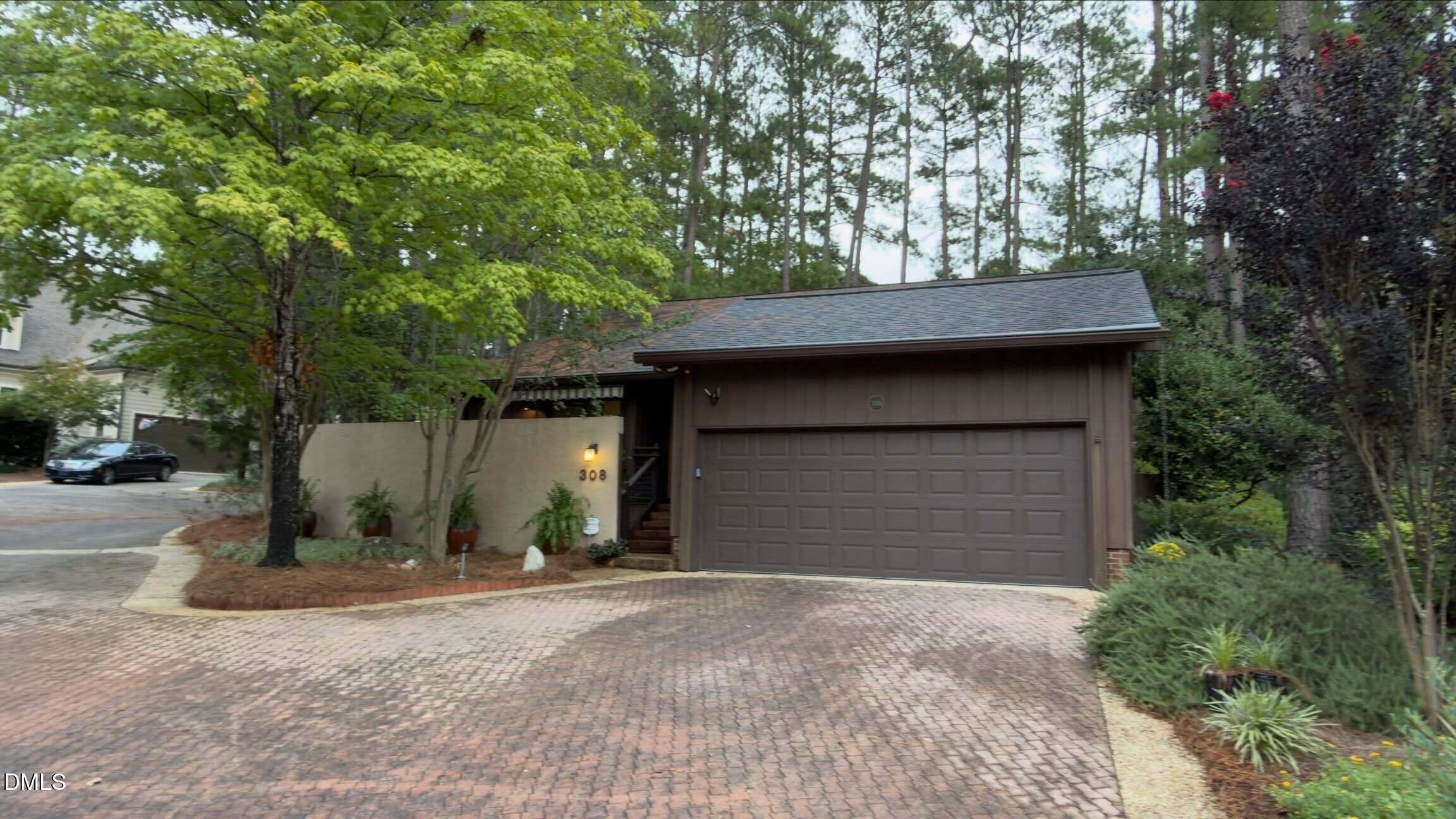 308 Kelso Court Property Photo 1