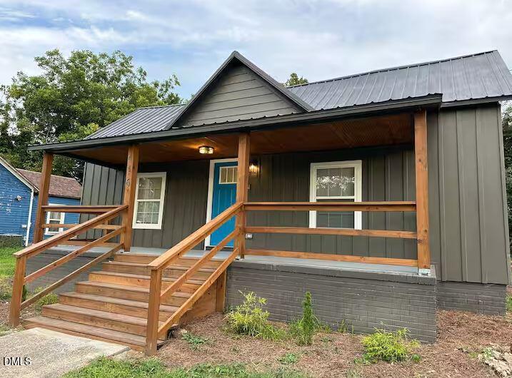416 Everett Street Property Photo 1