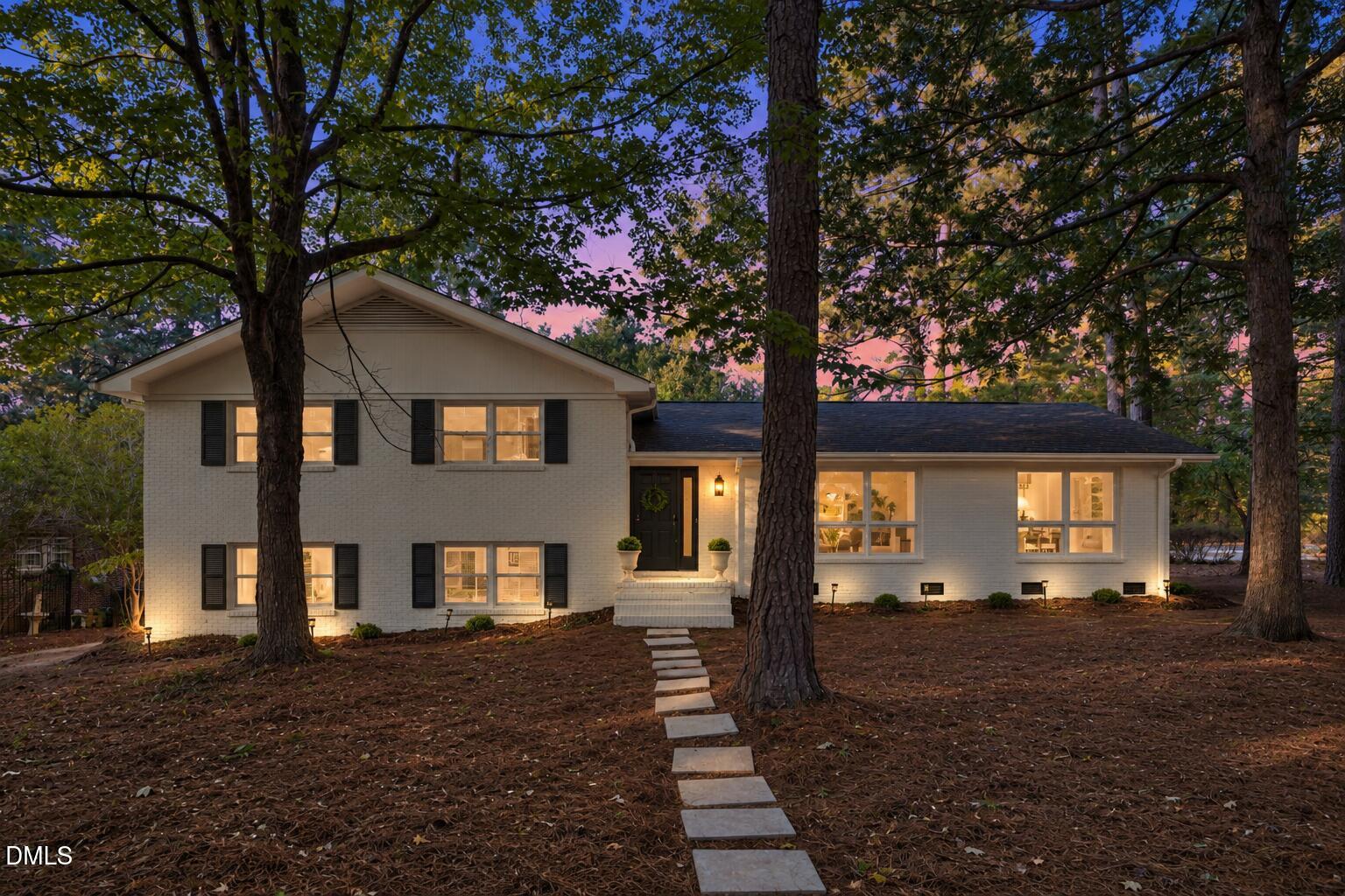 4900 Larchmont Drive Property Photo 1
