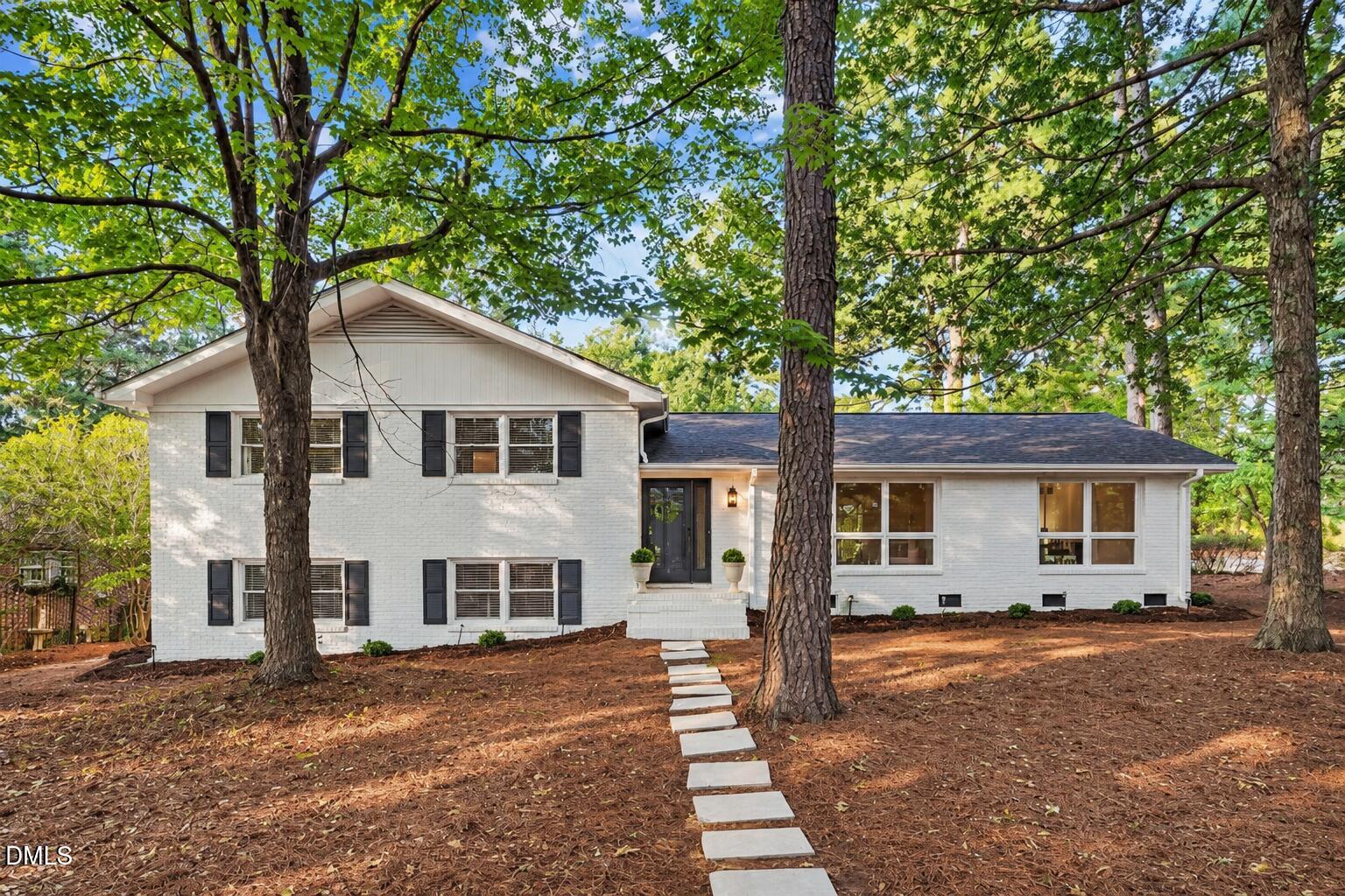4900 Larchmont Drive Property Photo 1