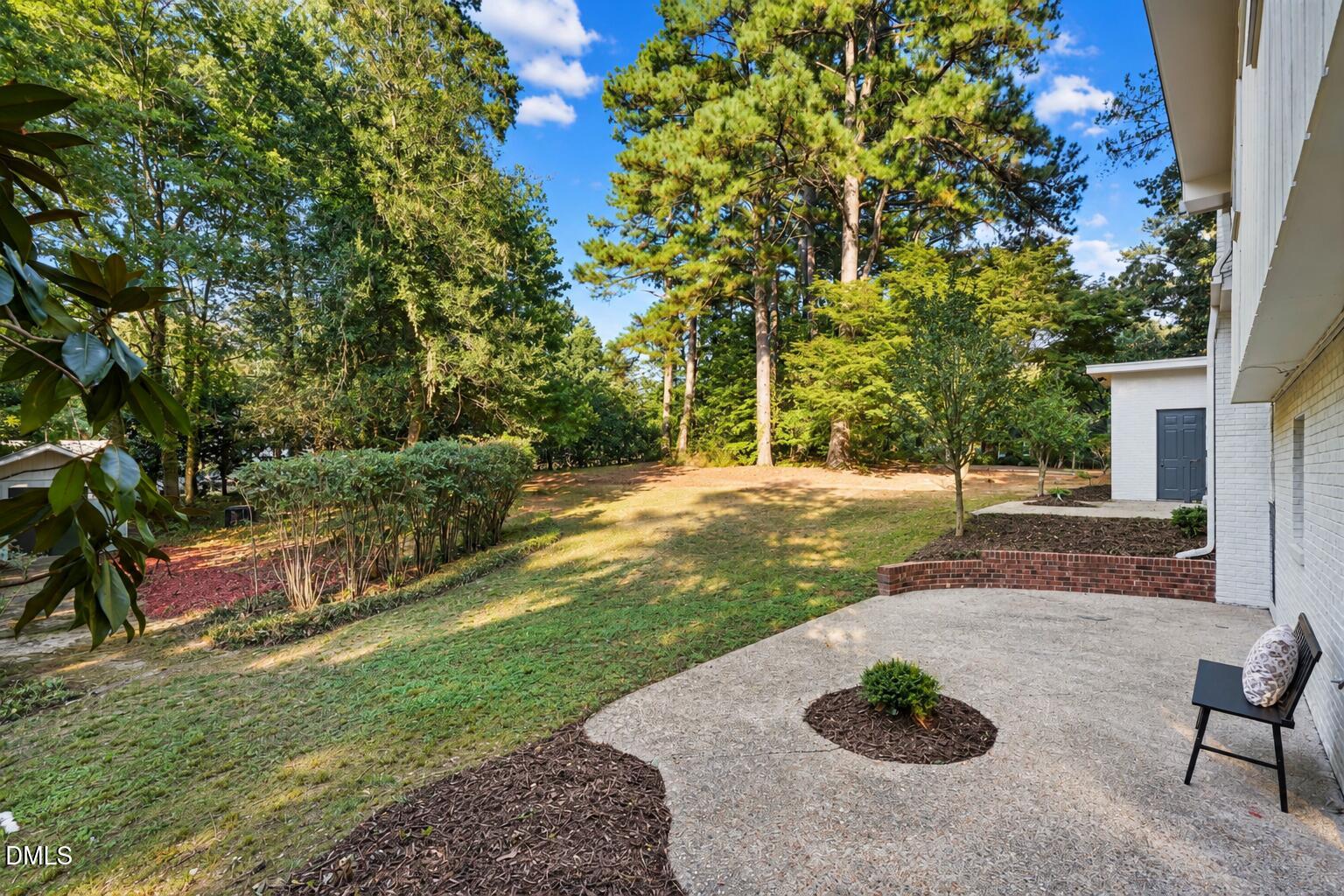 4900 Larchmont Drive Property Photo 11