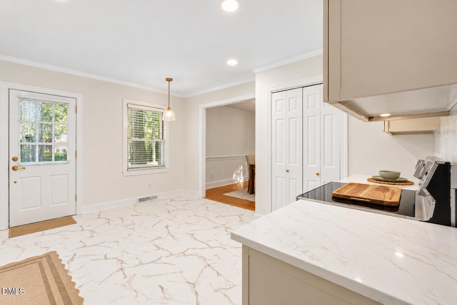 4900 Larchmont Drive Property Photo 16