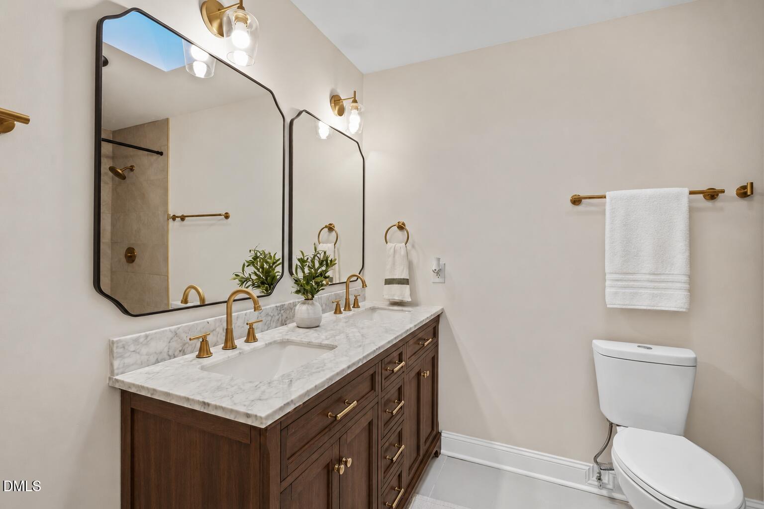 4900 Larchmont Drive Property Photo 19