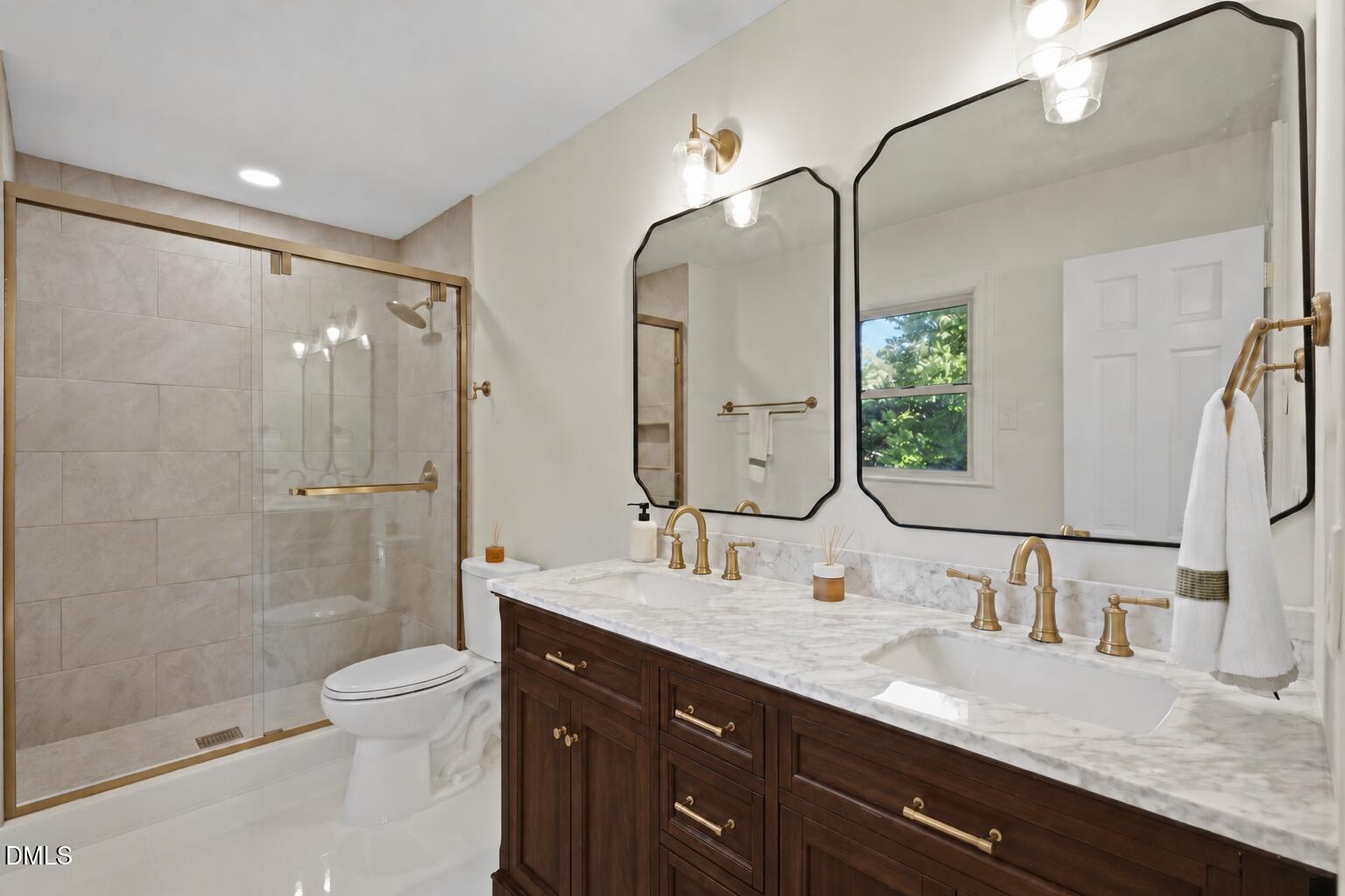 4900 Larchmont Drive Property Photo 27