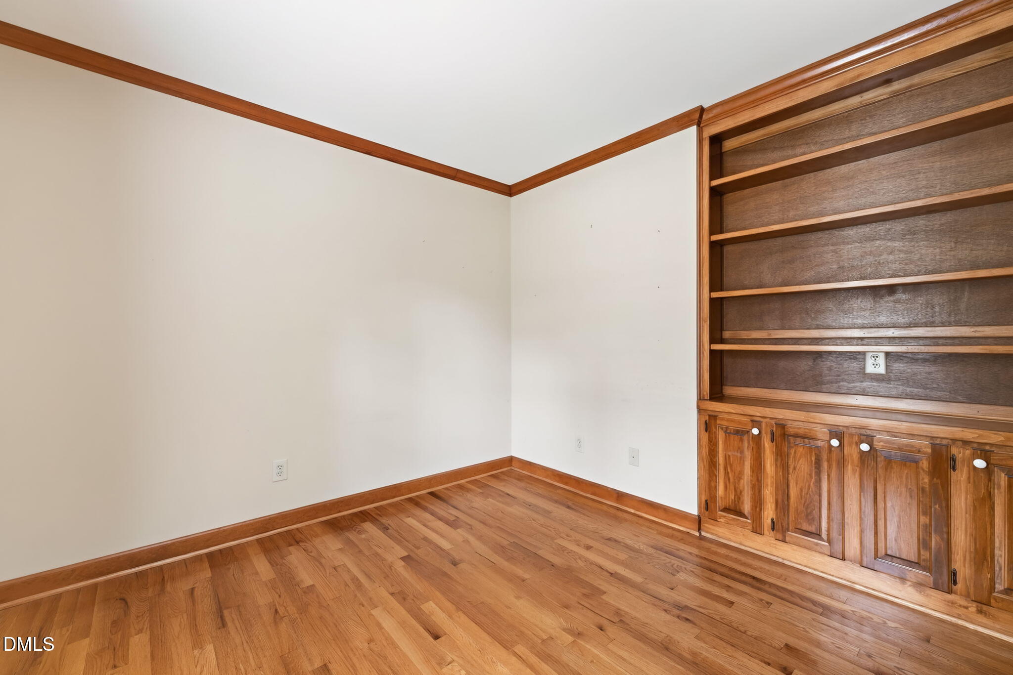 1003 W Pope Street Property Photo 11