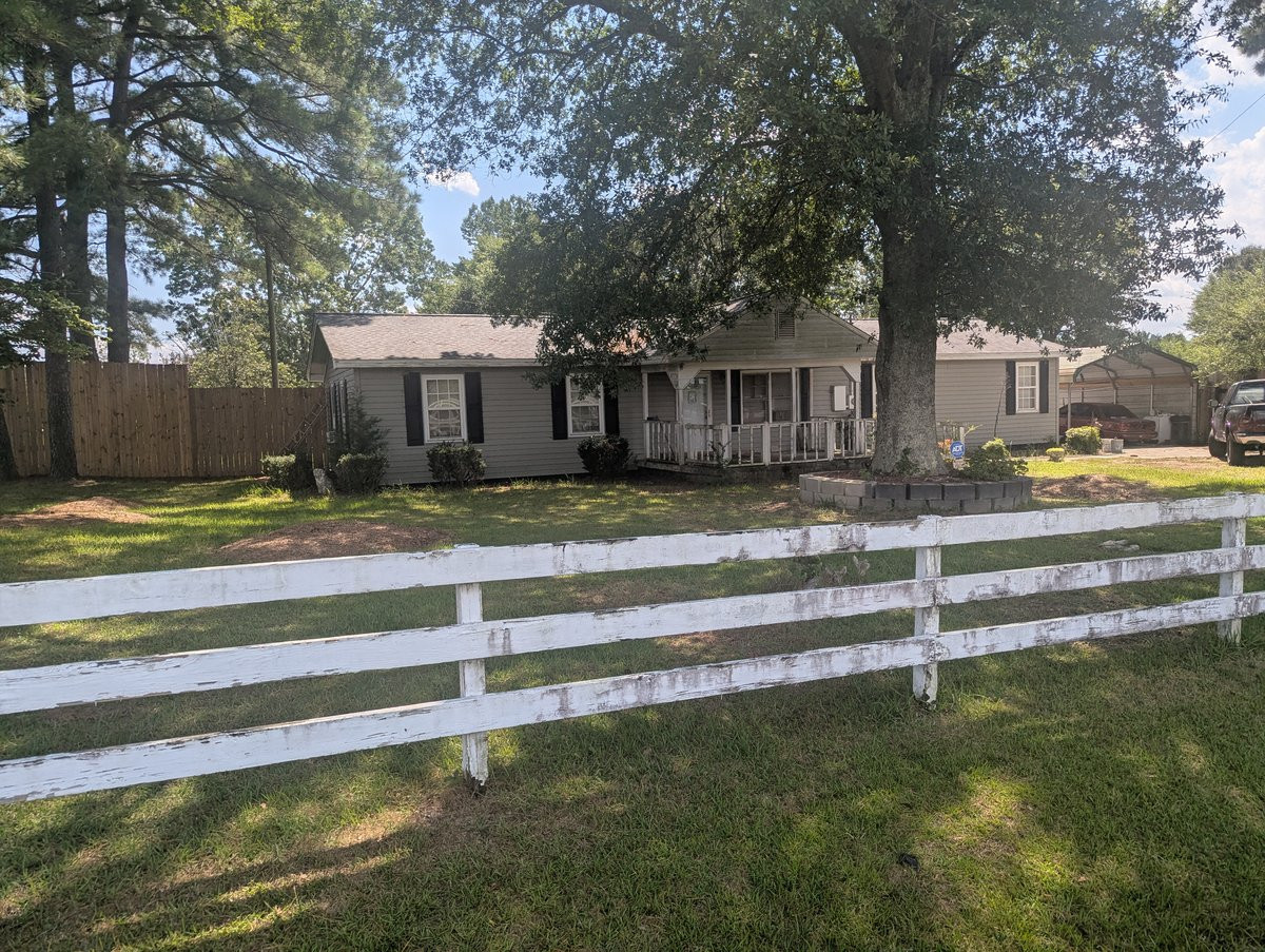 720 Old Moore Road Property Photo 2