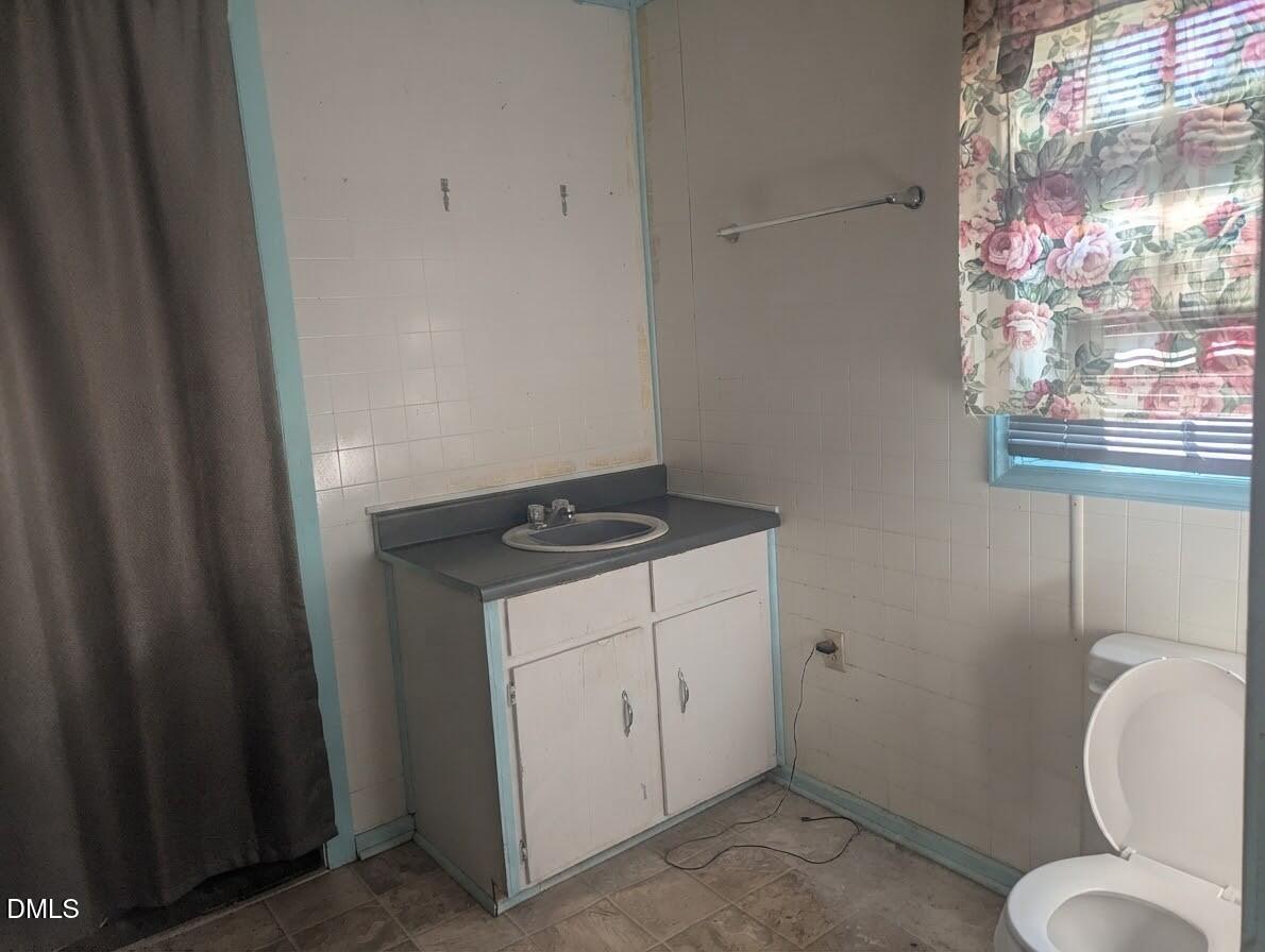 720 Old Moore Road Property Photo 4