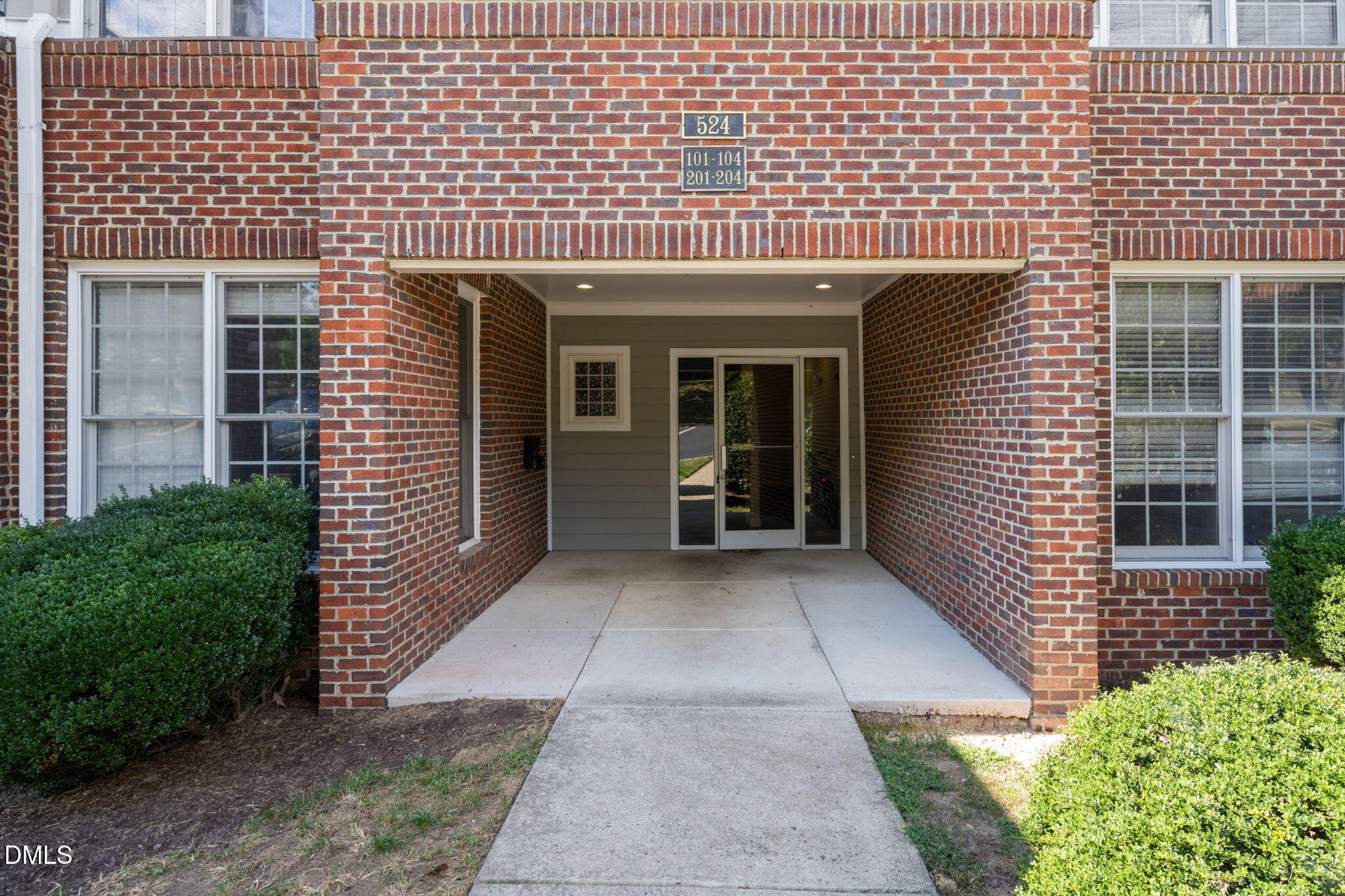 524 Aberdeen Drive 204 Property Photo 2