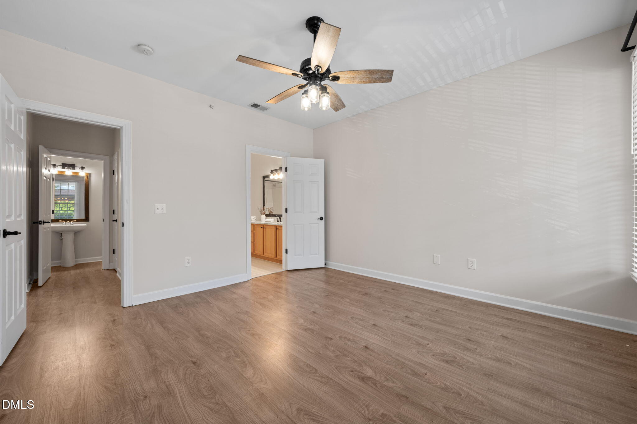 524 Aberdeen Drive 204 Property Photo 16