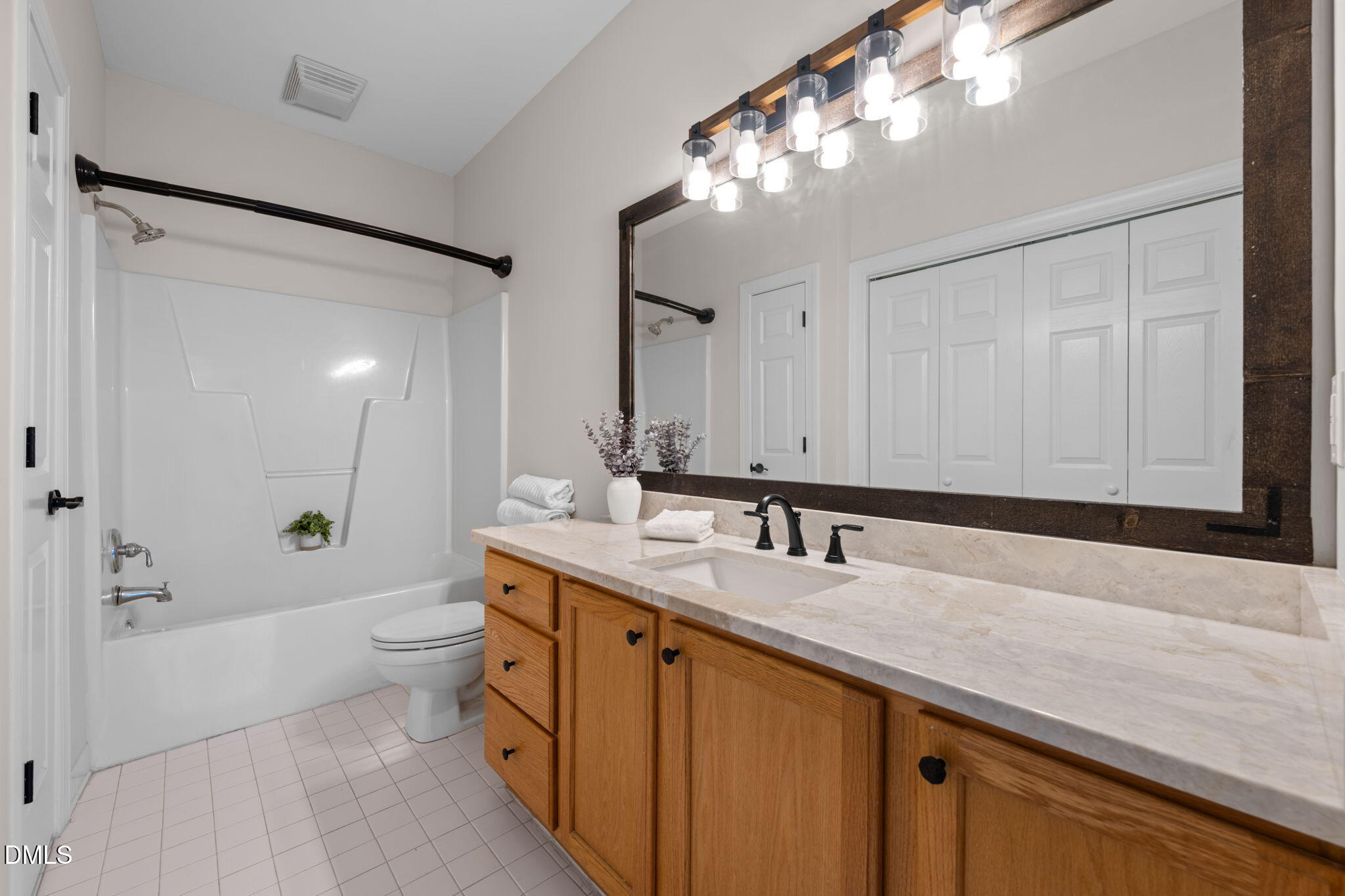 524 Aberdeen Drive 204 Property Photo 18