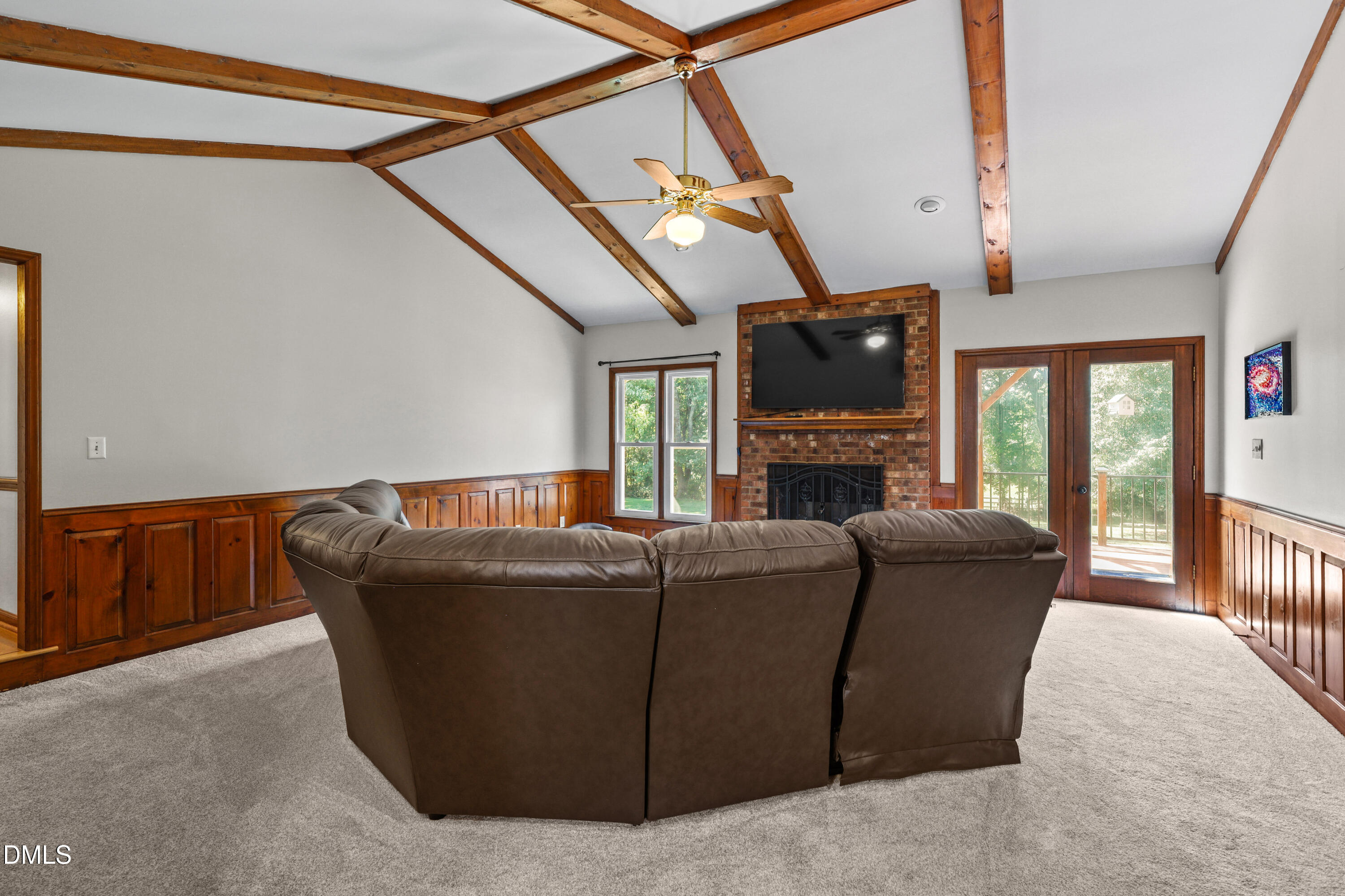 8509 Ashwood Drive Property Photo 2